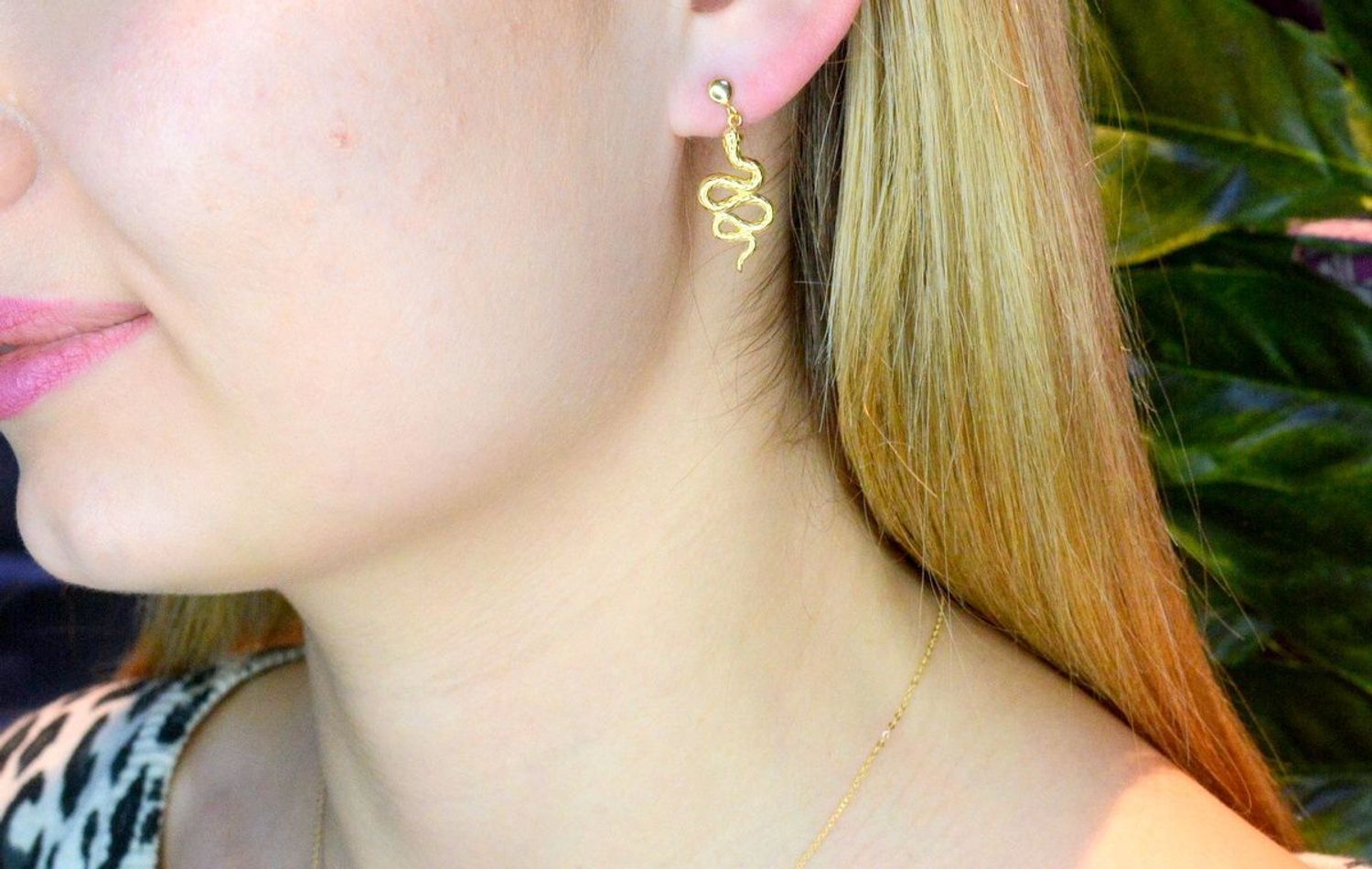 Srebrne kolczyki pozłacane wąż 0718048700. Cudowne, błyszczące idealnie wykończone kolczyki. Kolczyki z zapięciem na sztyft. Bardzo wygodne i klasyczne zapięcie. Kolczyki można połączyć z pozostała biżuterią i stworzyć modne (1).jpg