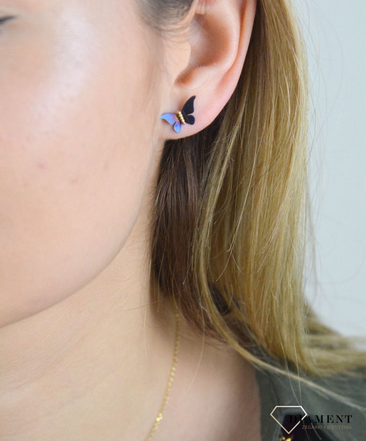 Kolczyki srebrne pozłacane tytan 'motyl'. Srebrne kolczyki przy uchu w kształcie motyli. Wyraziste kolczyki. Zapięcie na sztyft. Idealny prezent. (2).jpg