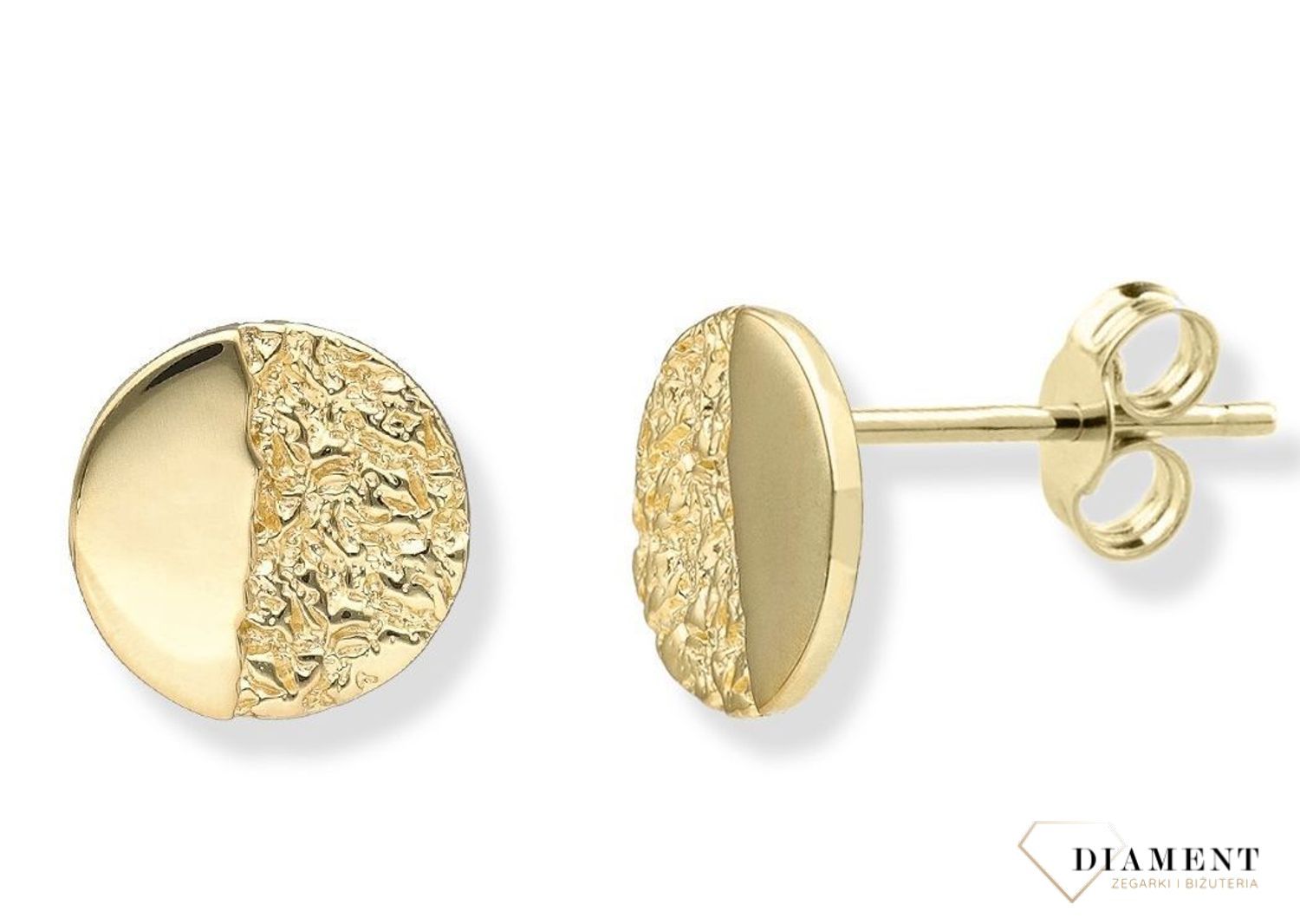 Srebrne kolczyki pozłacane z efektem pogniecionej blaszki 0718054000. Srebrne kolczyki pozłacane z efektem pogniecionej blaszki. Delikatne kolczyki wykonane z najwyższej jakości srebrna próby 925 w złotej kolorystyce. Kolczyki w minim (1).jpg