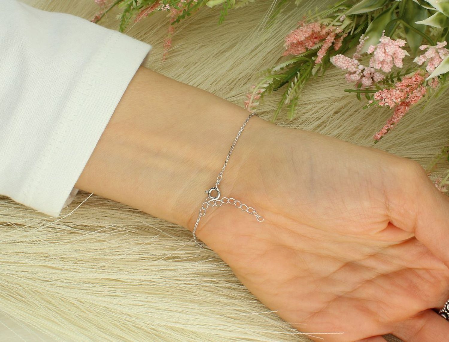 Bransoletka damska srebrna z ważką próba 925, 0727021194 Bransoletka damska ze srebra próby 925 to subtelny i stylowy dodatek, który zachwyca detalem i symboliką. 1.jpg