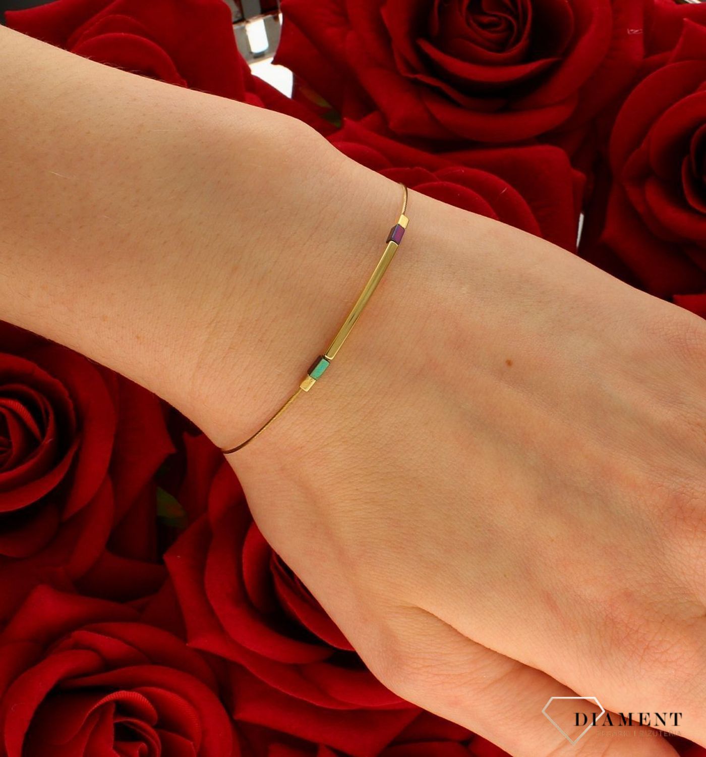 Bransoletka srebrna damska z hematytem pokryta złotem 0728245200. Srebrna bransoletka żyłka z hematytem. Długość bransoletki wynosi wynosi 16 cm i można ją przedłużyć o kolejne 3 cm. Bransoletka posiada wygodne zapięcie na karabińczy (1).jpg