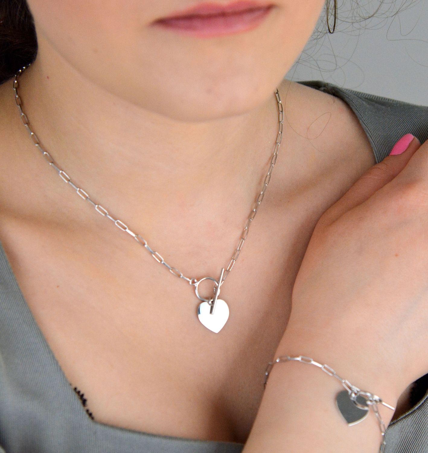 Naszyjnik damski spinaczowy zdobiony sercem próba 925, 0747028301 Naszyjnik damski o spinaczowym splocie to stylowa propozycja dla kobiet ceniących nowoczesny minimalizm1.jpg