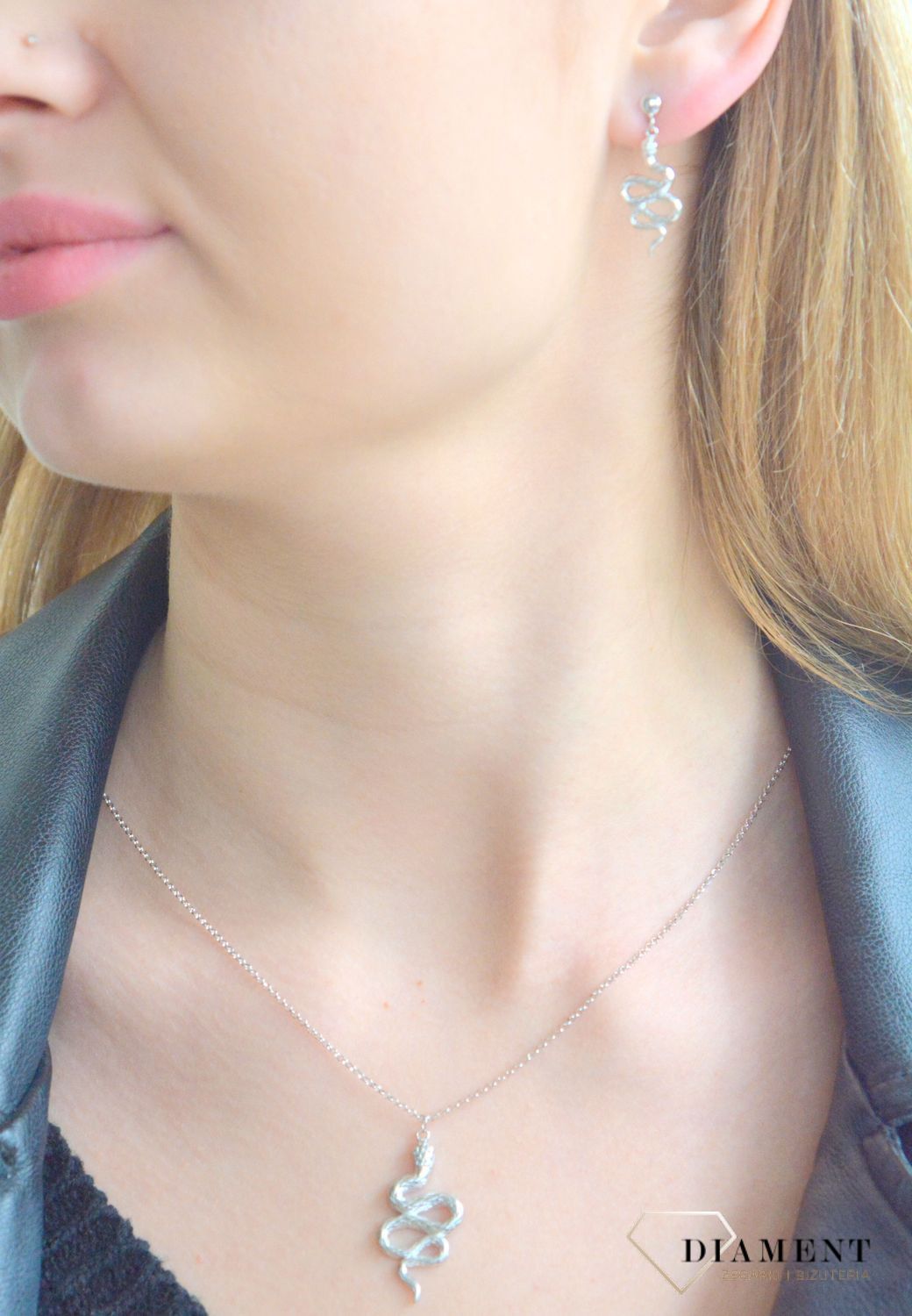 Srebrny naszyjnik damski celebrytka wąż 42 cm. Naszyjnik srebrny damski. Naszyjnik damski celebrytka. Srebrna celebrytka z żmiją. Naszyjnik z wężem na prezent dla kobiety..jpg