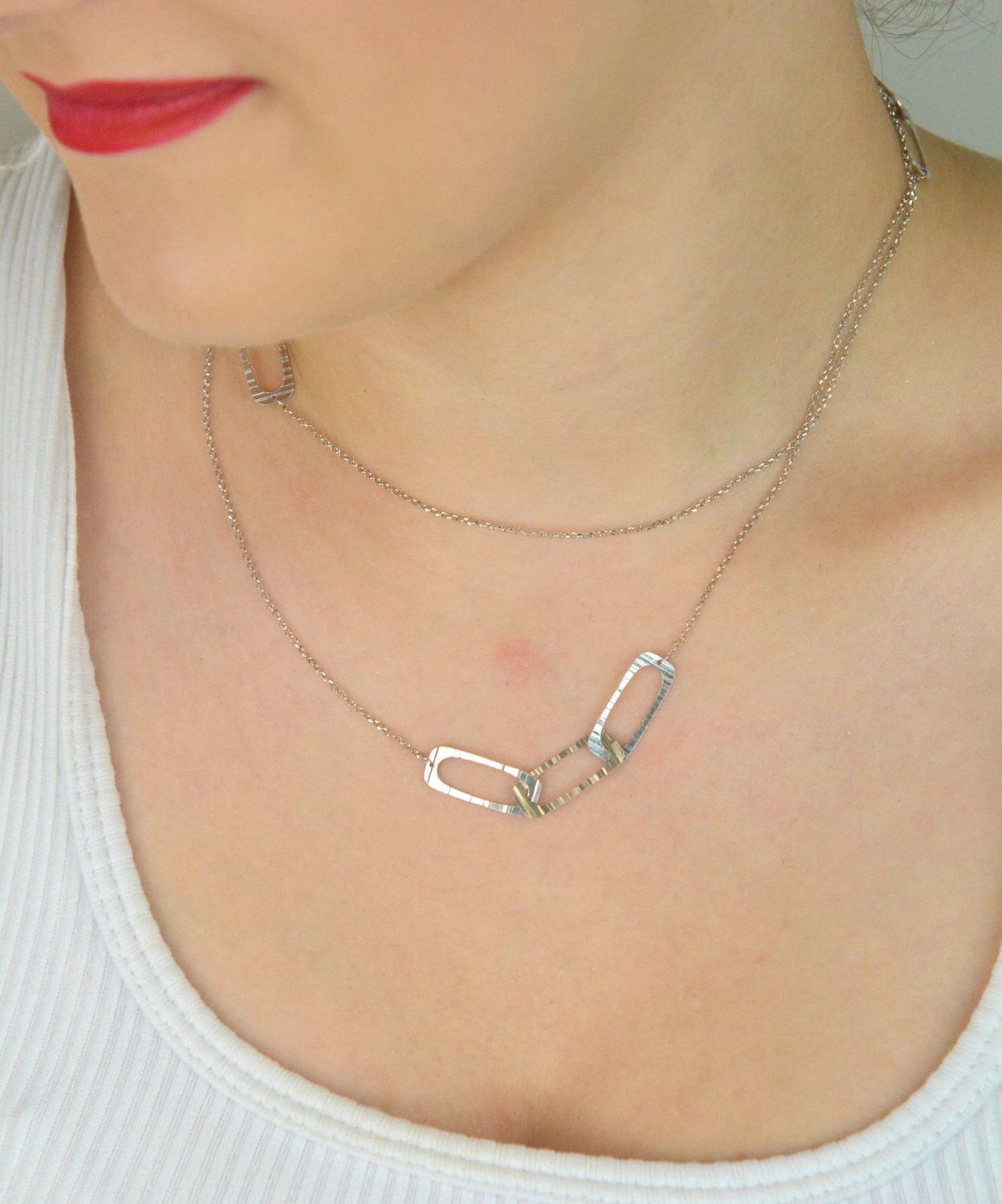 Srebrny naszyjnik damski próba 925 zdobiony prostokątnymi elementami, długość 80 cm, zapięcie na karabińczyk. Waga 4,70 g, elegancka biżuteria.1.jpg