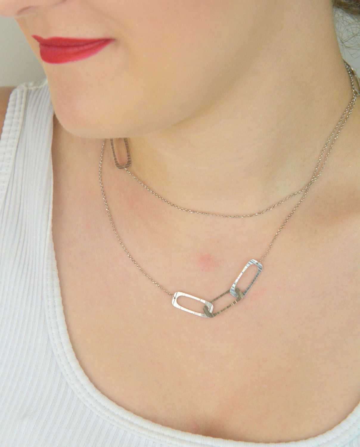 Srebrny naszyjnik damski próba 925 zdobiony prostokątnymi elementami, długość 80 cm, zapięcie na karabińczyk. Waga 4,70 g, elegancka biżuteria.1.jpg