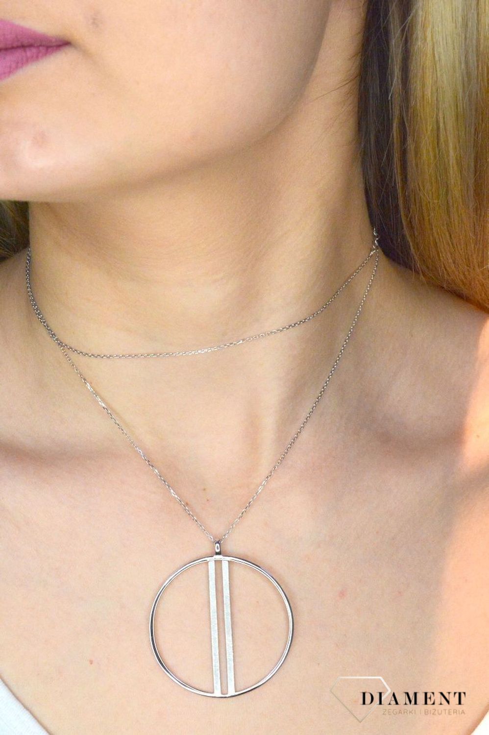 Srebrny naszyjnik rodowany kolia z dużym elementem ozdobnym 0757054292. Świetny dodatek pasujący do każdej stylizacji, aby podkreślić wyjątkowość naszyjnika. Długość naszyjnika wynosi 70 cm + wydłużenie 5 cm  Śr (2).jpg