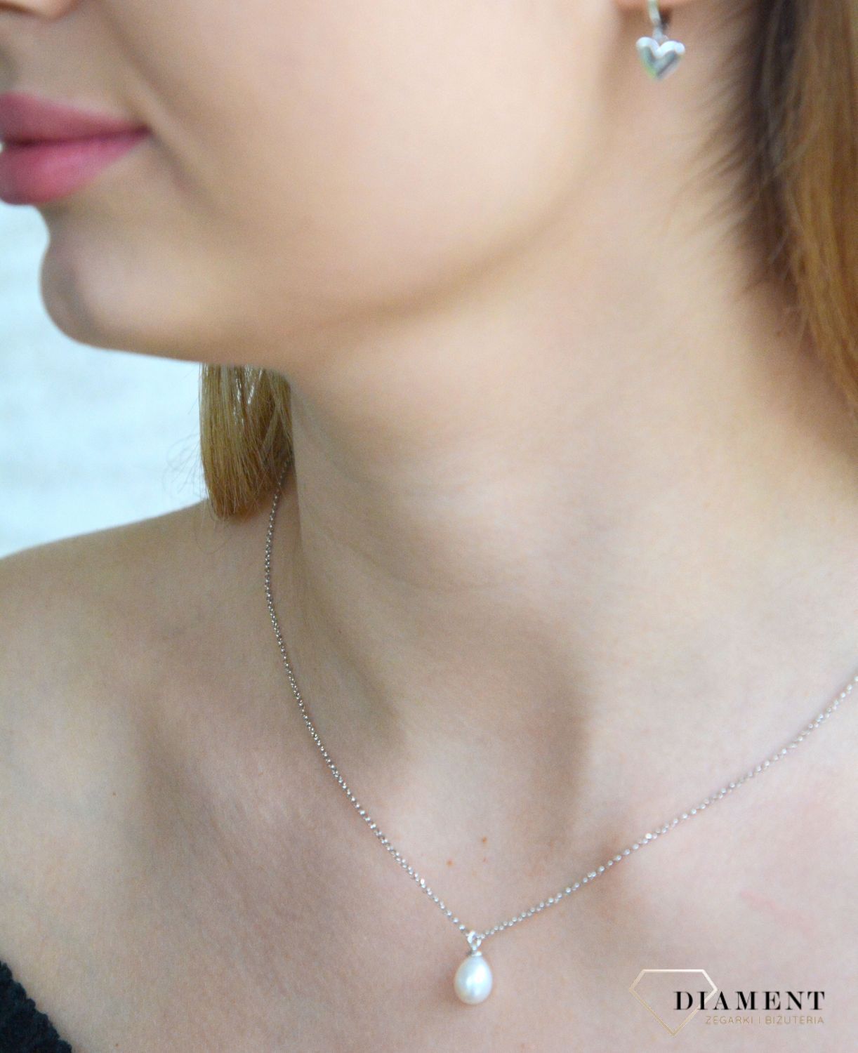 Srebrny naszyjnik damskie 925 z perłą naturalną 0757634900. Naszyjnik damski z perełką. Naszyjnik damski z perłą naturalną. Naszyjnik srebrny z perłami idealny na prezent. Ponadczasowy modny naszyjnik z perełką..jpg