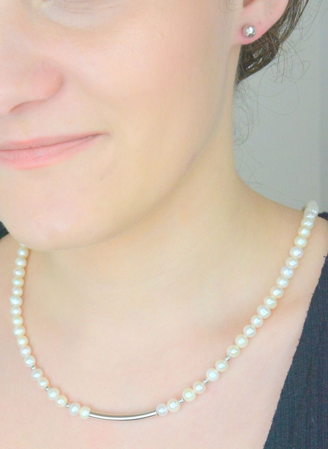 Naszyjnik perła hod. z ozdobnym patyczkiem pr 925, 0757643600 Niezwykle efektowny, gustowny naszyjnik wykonany z certyfikowanych hodowlanych pereł słodkowodnych Namido z wykonanym 1.jpg