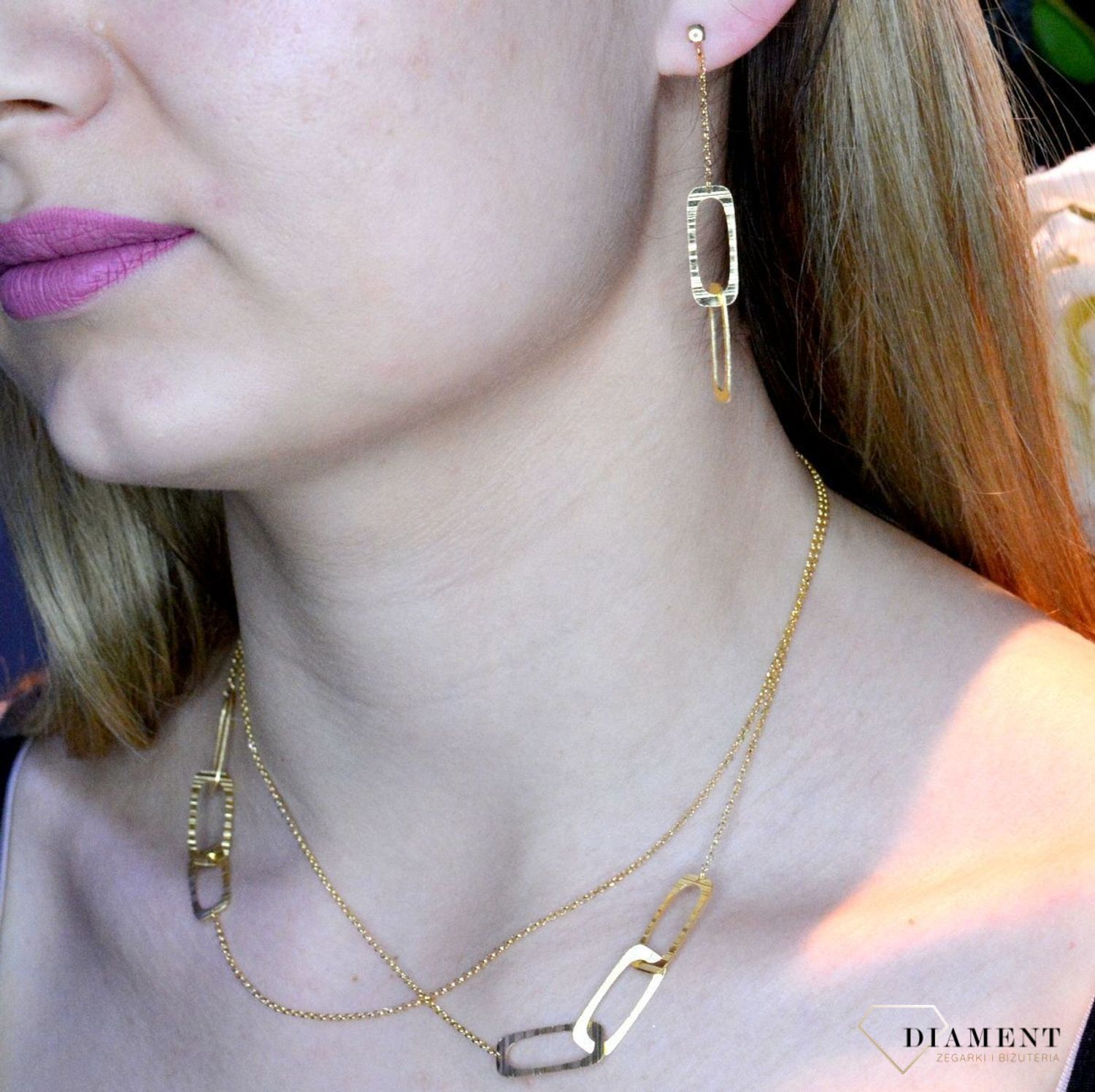 Srebrny naszyjnik pozłacany z dużymi podłużnymi ogniwkami 0758049000. Zawieszka została stworzona dla odważnych i pewnych siebie kobiet. Naszyjnik ozdobiony zawieszką w kształcie podłużnych ogniwek. Świetny dodatek p.jpg