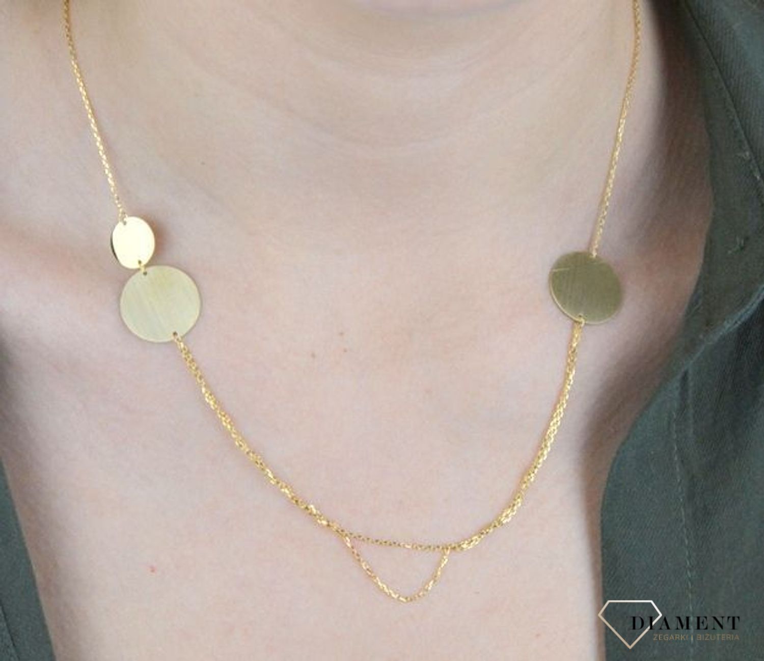 Naszyjnik srebrny pozłacany matowa blaszka 0758051005. Niezwykle szykowny naszyjnik wykonany z najwyższej jakości srebra to elegancki dodatek do wielu stylizacji. Nowoczesne ozdobne zapięcie! Zapraszamy do naszego sklepu z biżuterią.jpg