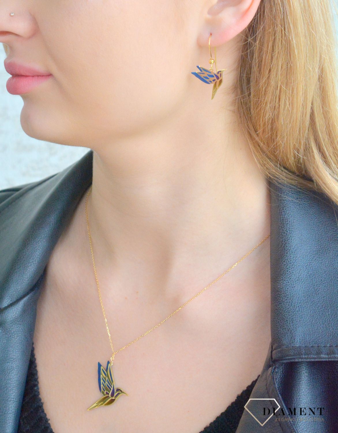 Srebrny naszyjnik celebrytka pozłacana z tytanem Koliber 0758056600. Naszyjnik srebro pozłacane damski. Naszyjnik damski celebrytka złota. Srebrna celebrytka z kolibrem. Naszyjnik z kolibrem pozłacany na prezent dla kobiety..jpg