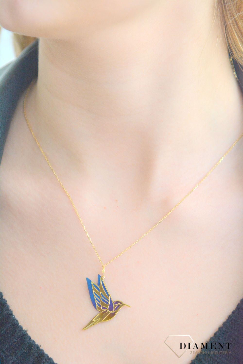 Srebrny naszyjnik celebrytka pozłacana z tytanem Koliber 0758056600. Naszyjnik srebro pozłacane damski. Naszyjnik damski celebrytka złota. Srebrna celebrytka z kolibrem. Naszyjnik z kolibrem pozłacany na prezent dla kobiety..jpg