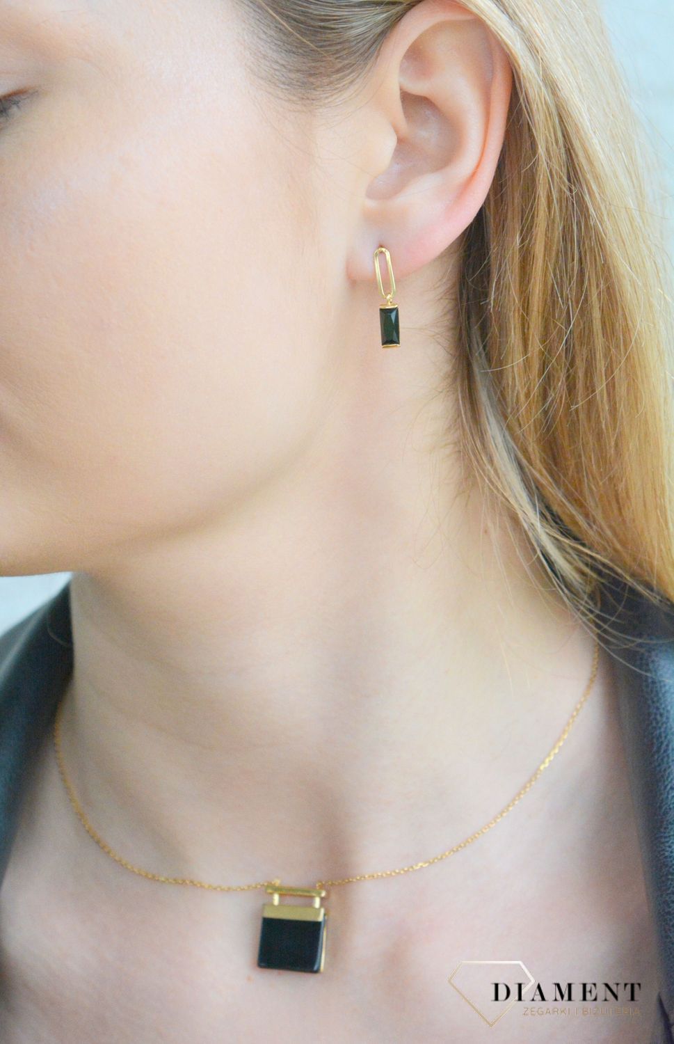 Srebrny naszyjnik celebrytka pozłacana onyksem 0758122443 (1).jpg