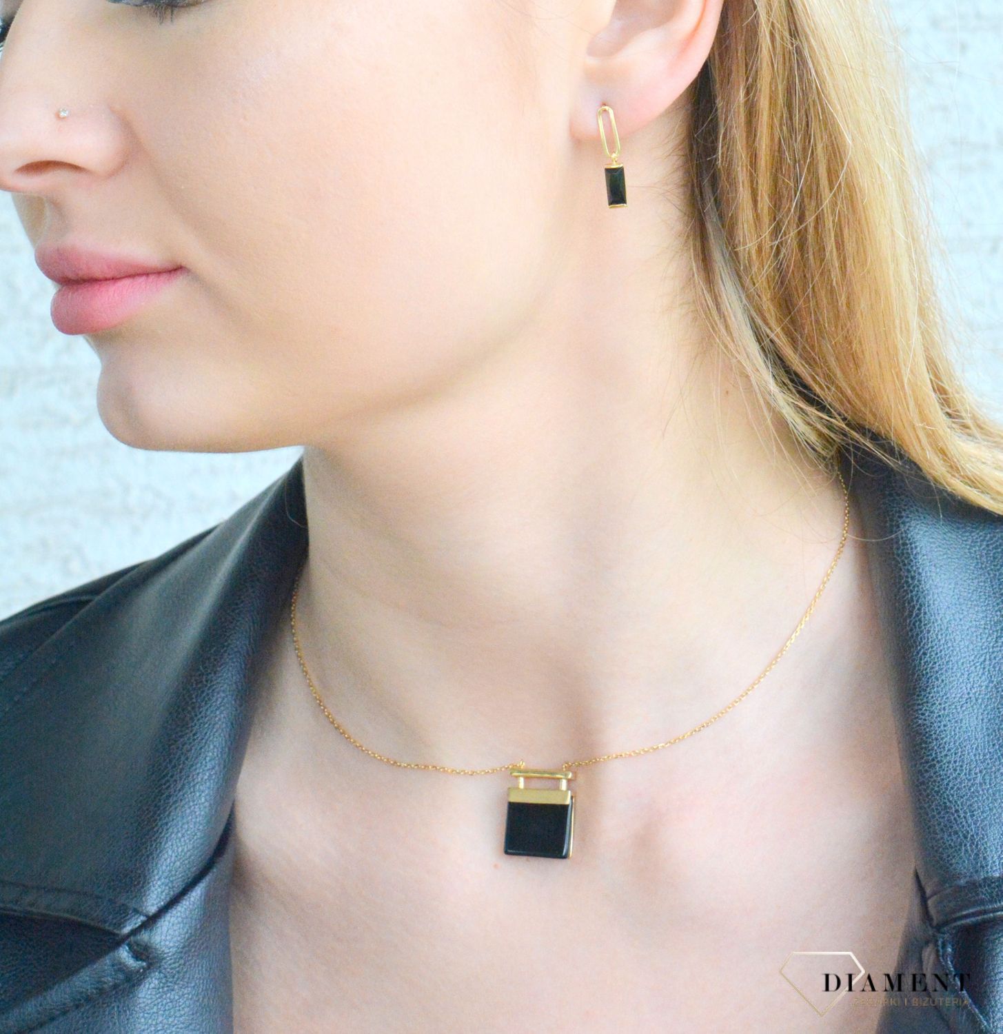 Srebrny naszyjnik celebrytka pozłacana onyksem 0758122443 (1).jpg