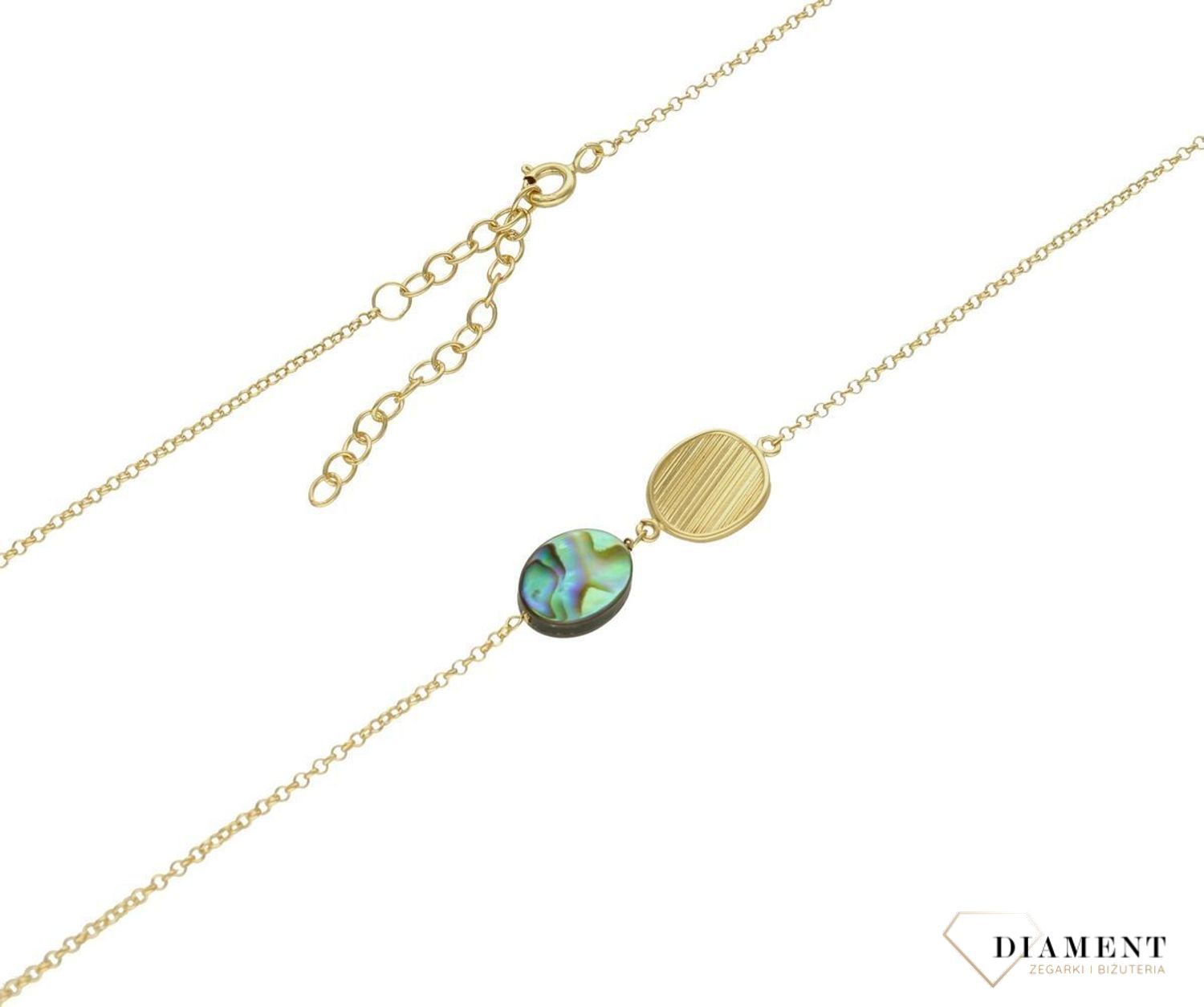 Srebrny naszyjnik damski pokryty złotem z muszlą i blaszką 0758158400. Naszyjnik pokryty 24-karatowym złotem z muszlą naturalną o owalnym kształcie oraz grawerowaną blaszką. Naszyjnik wykonany z najwyższej próby srebra 925.  (2).jpg