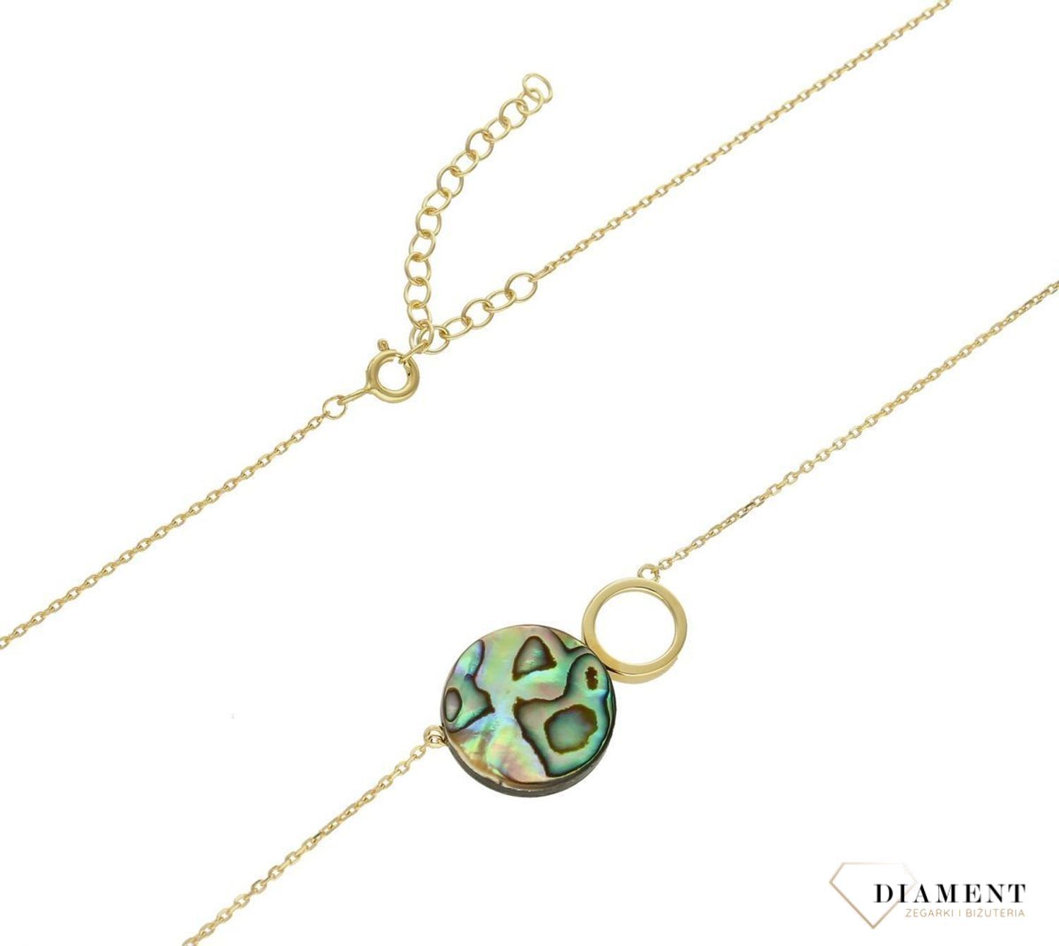 Srebrny naszyjnik damski pokryty złotem z okrągłą muszlą 0758158500. Naszyjnik pokryty 24-karatowym złotem z muszlą naturalną w organicznej ramce. Naszyjnik wykonany z najwyższej próby srebra 925.  (1).jpg
