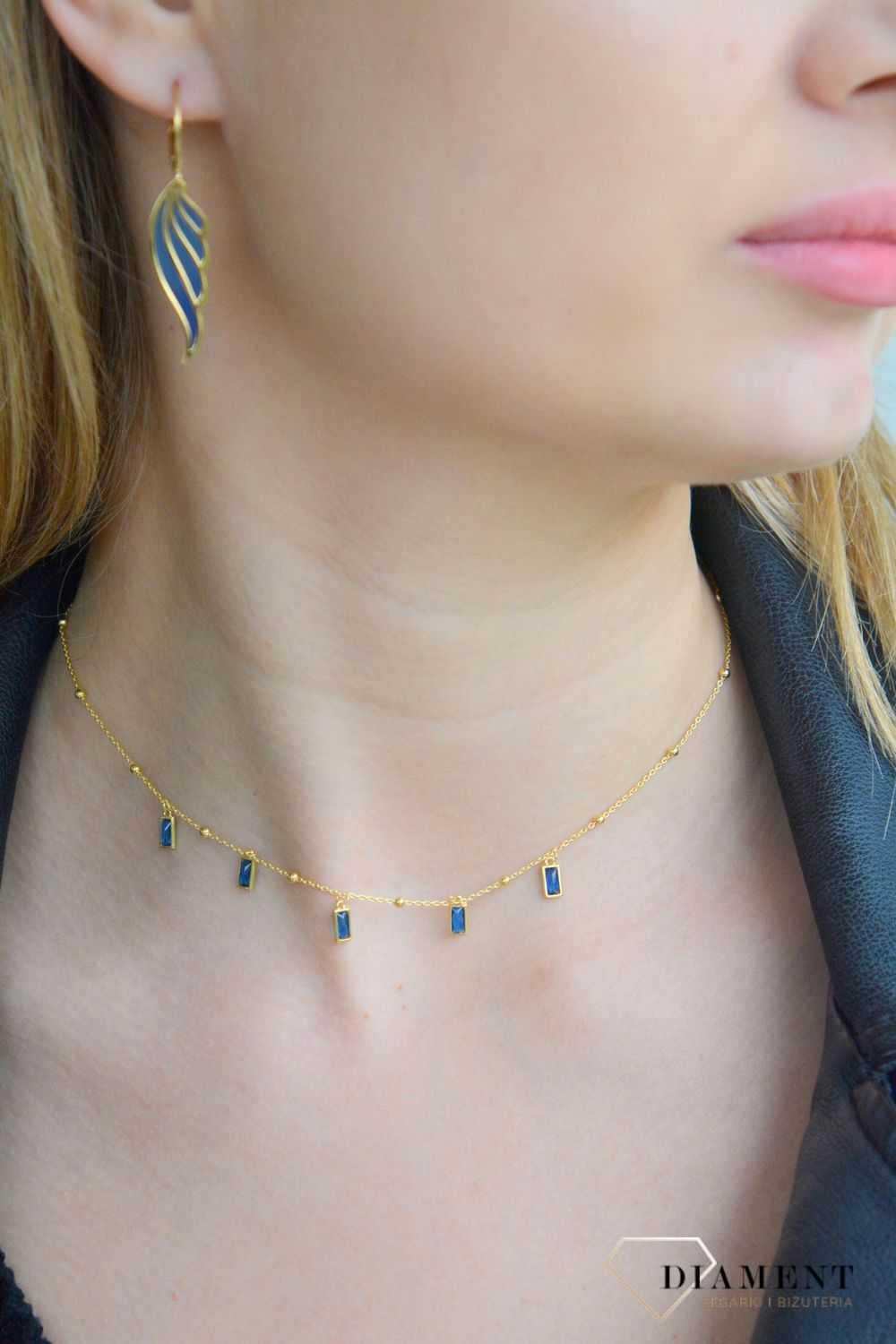 Srebrny naszyjnik damski 925 celebrytka pozłacana z niebieskimi cyrkoniami 0758241300. Srebrny naszyjnik damski. Srebrny naszyjnik pozłacany. Naszyjnik damski pokryty złotem. Naszyjnik celebrytka z niebieskimi cyrkoniami na prezent..jpg