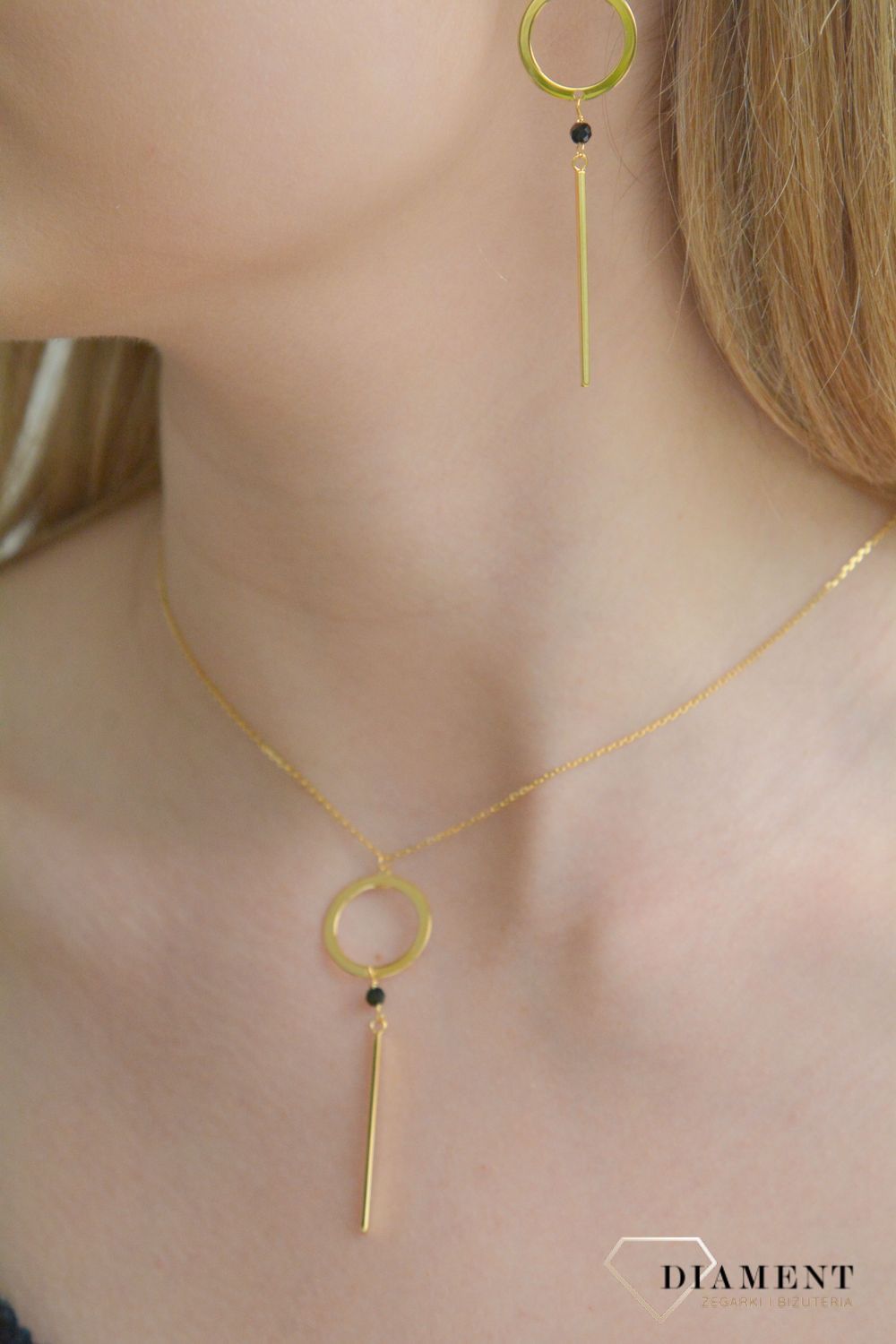 Srebrny naszyjnik damski 925 celebrytka pozłacana podłużną zawieszką 0758363500. Srebrny naszyjnik damski. Srebrny naszyjnik pozłacany. Naszyjnik damski pokryty złotem. Naszyjnik celebrytka z podłużną zawieszką na prezent..jpg