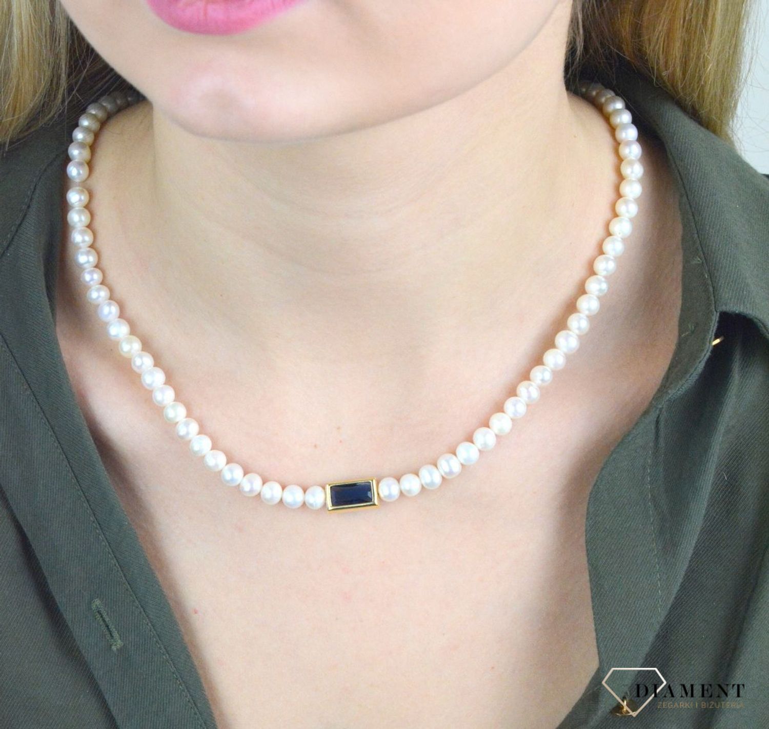 Naszyjnik kolia srebrna pozłacana z pereł naturalnych szafir 0758647702. Elegancki naszyjnik z pereł hodowlanych to wyraz klasyki idealnej na co dzień, jak i do wieczorowych stylizacji. Naszyjnik ozdobiony ka.jpg