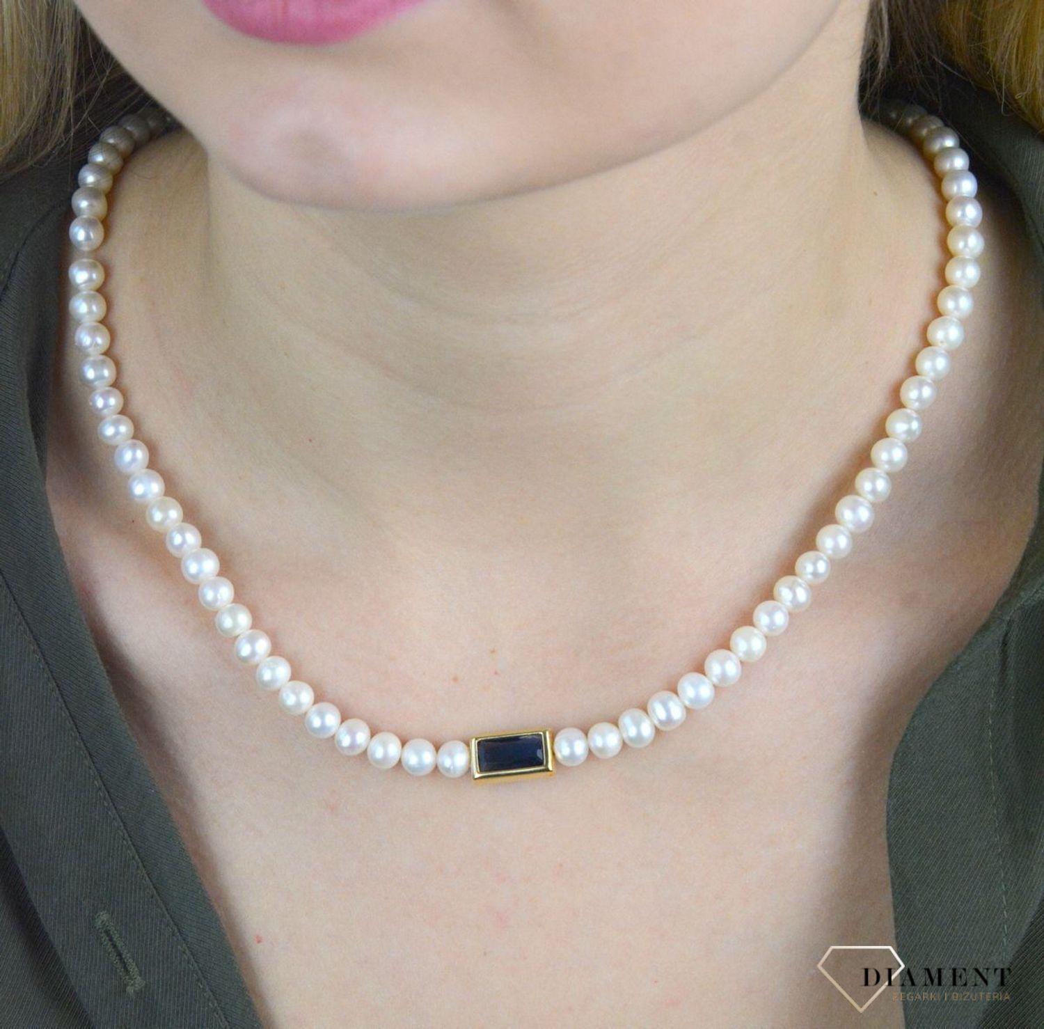 Naszyjnik kolia srebrna pozłacana z pereł naturalnych szafir 0758647702. Elegancki naszyjnik z pereł hodowlanych to wyraz klasyki idealnej na co dzień, jak i do wieczorowych stylizacji. Naszyjnik ozdobiony ka.jpg