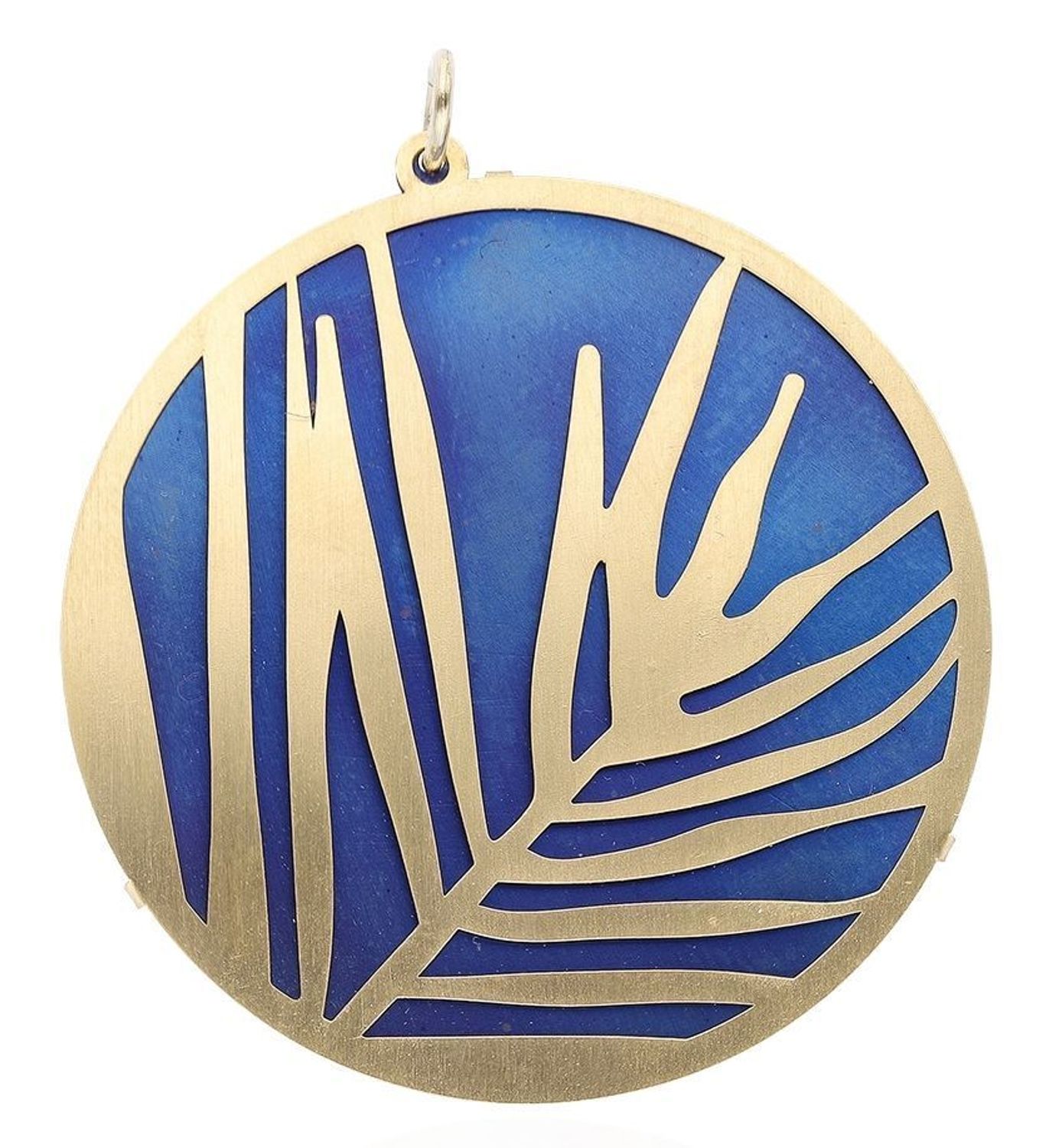 Srebrna zawieszka damska pozłacana z tytanem 0768049204. Zaskakujący niebanalną formą, atrakcyjny wisiorek wykonany z ręcznie wybarwianym Tytanem ze srebrnym, pokrytym 24-karatowym złotem. Zawieszka idealna na prezent.jpg