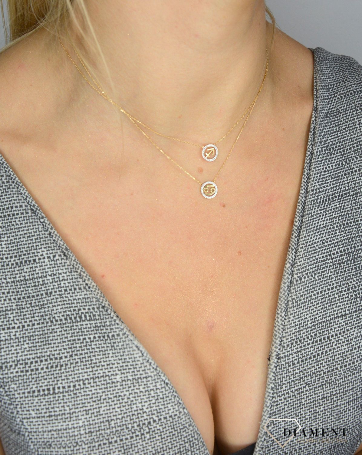 Złoty naszyjnik z brylantami znak zodiaku Strzelec N07635YC.jpg