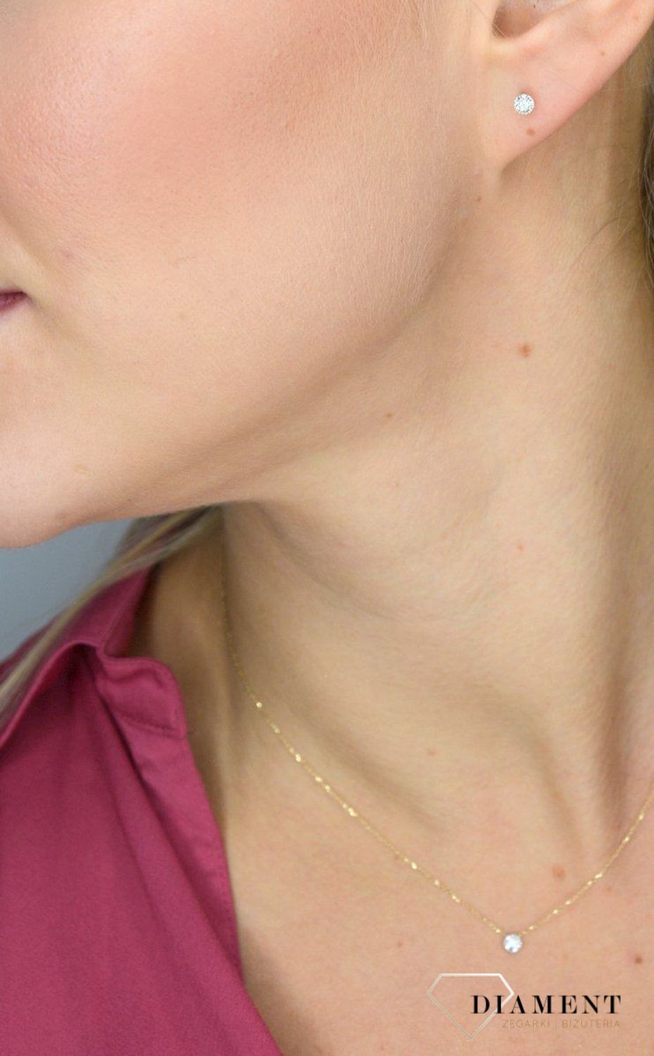 Kolczyki złote z brylantami 585 0800017550. Kolczyki wykonane zostały z żółtego złota, ozdobione pięknie umocowanymi brylantami. Zapinane na zapięcie typu sztyfty..webp