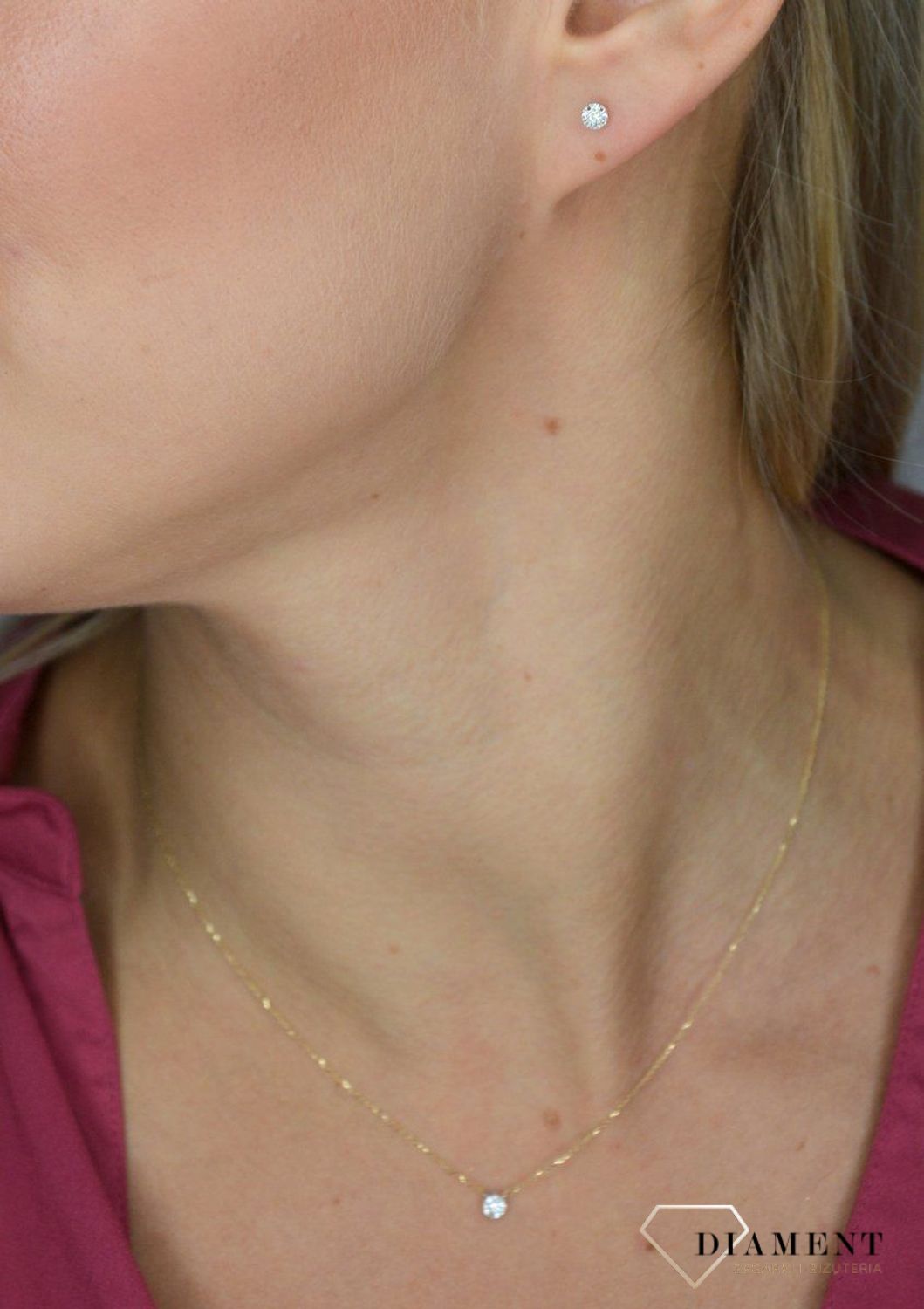 Kolczyki złote z brylantami 585 0800017550. Kolczyki wykonane zostały z żółtego złota, ozdobione pięknie umocowanymi brylantami. Zapinane na zapięcie typu sztyfty..webp