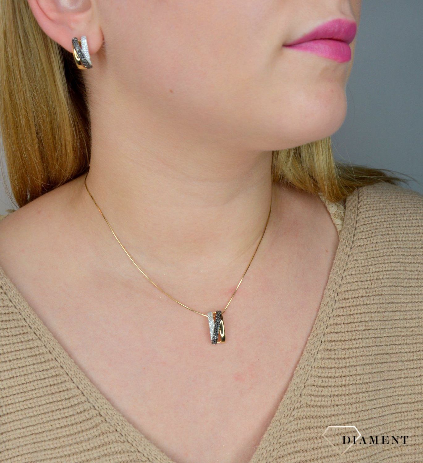 Kolczyki złote DIAMENT czarne i białe 0,13ctE73625YA  Kolczyki złote z brylantami✓ Złote kolczyki z brylantami 73625E001-G1Q2.jpg