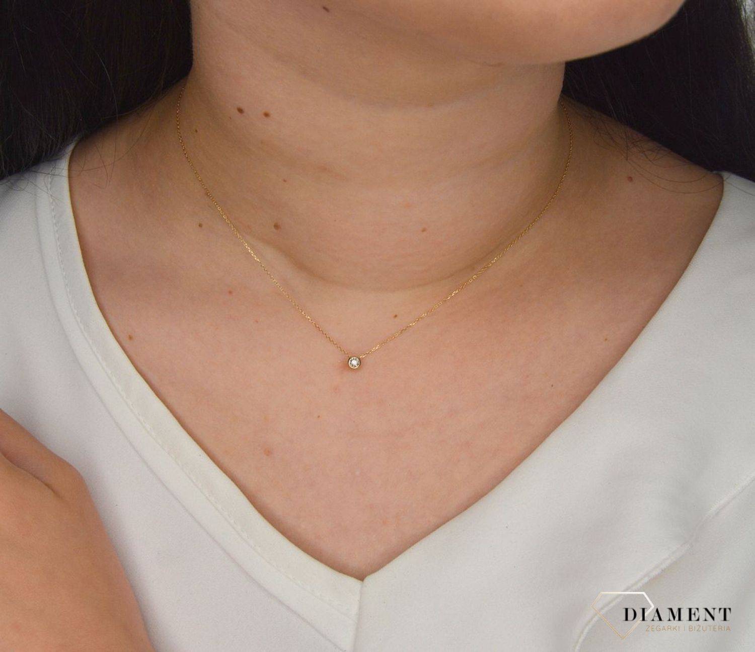 Złoty naszyjnik celebrytka 585 z diamencikiem 0800030122. Minimalistyczny, złoty naszyjnik wykonany z próby 585.jpg