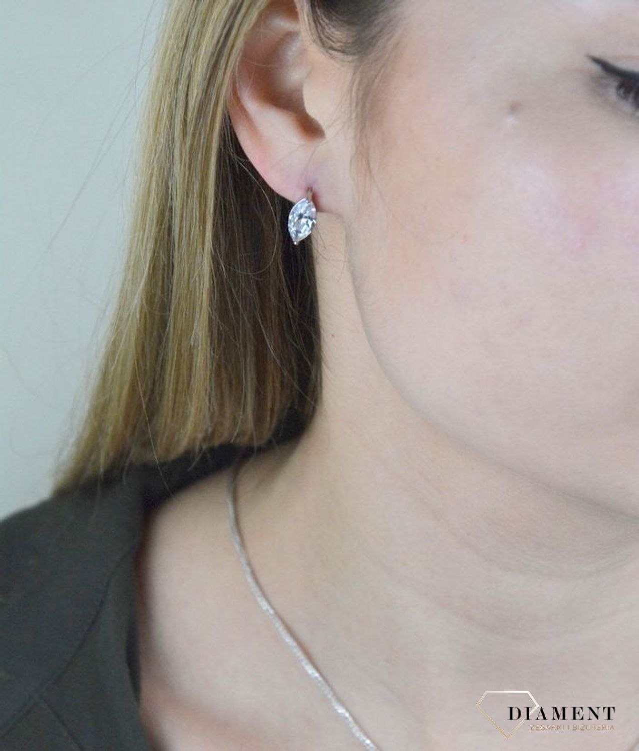 SREBRNE KOLCZYKI RODOWANE Z CYRKONIĄ SPARKLE PRZY UCHU 0817154000 (1).jpg