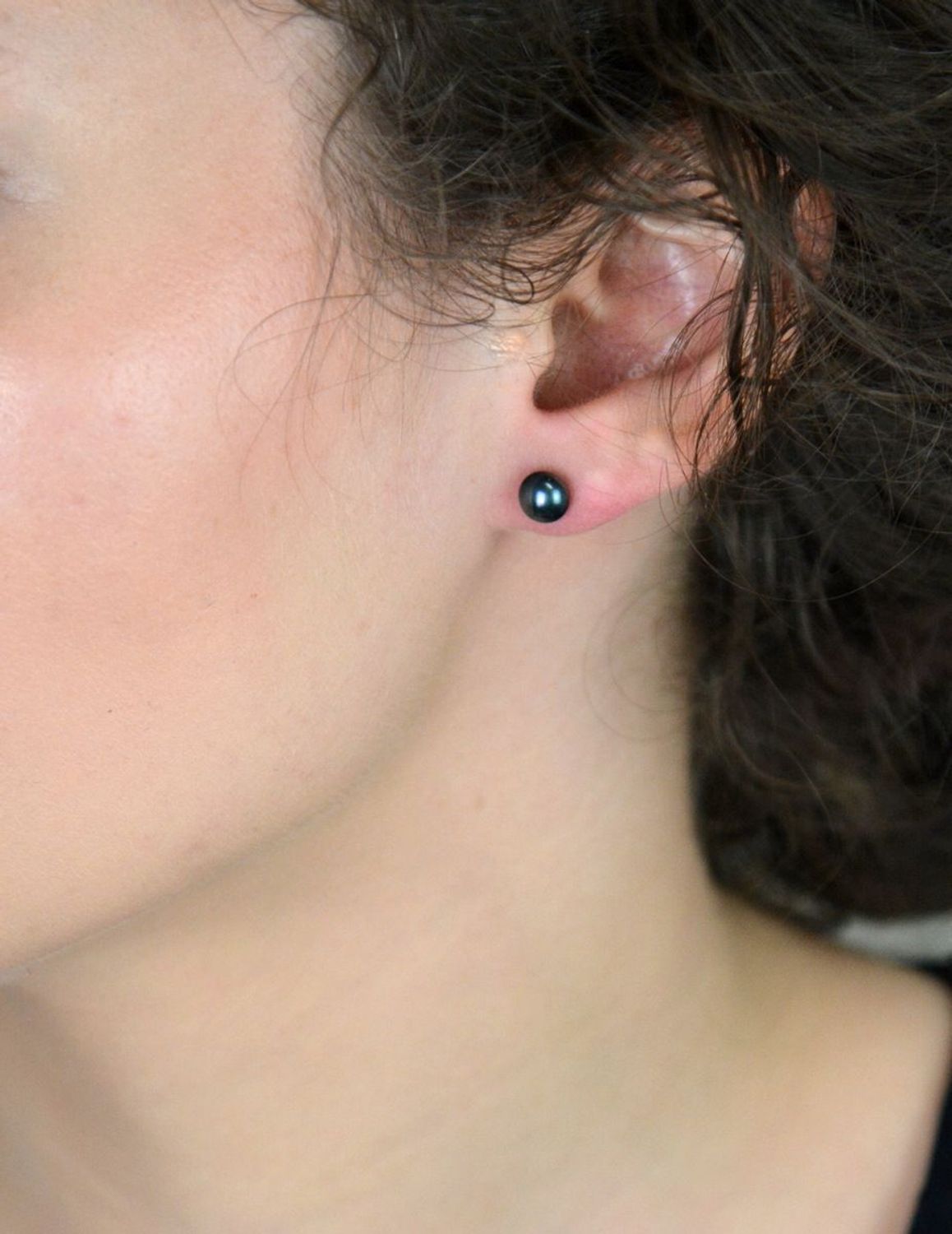 Srebrne kolczyki damskie Perła hodowlana 7 mm 0817960001. Srebrne kolczyki damskie 925 wkrętki z perełką hodowlaną. Srebrne kolczyki zostały wykonane z najwyższej jakości srebra próby 925.1.jpg