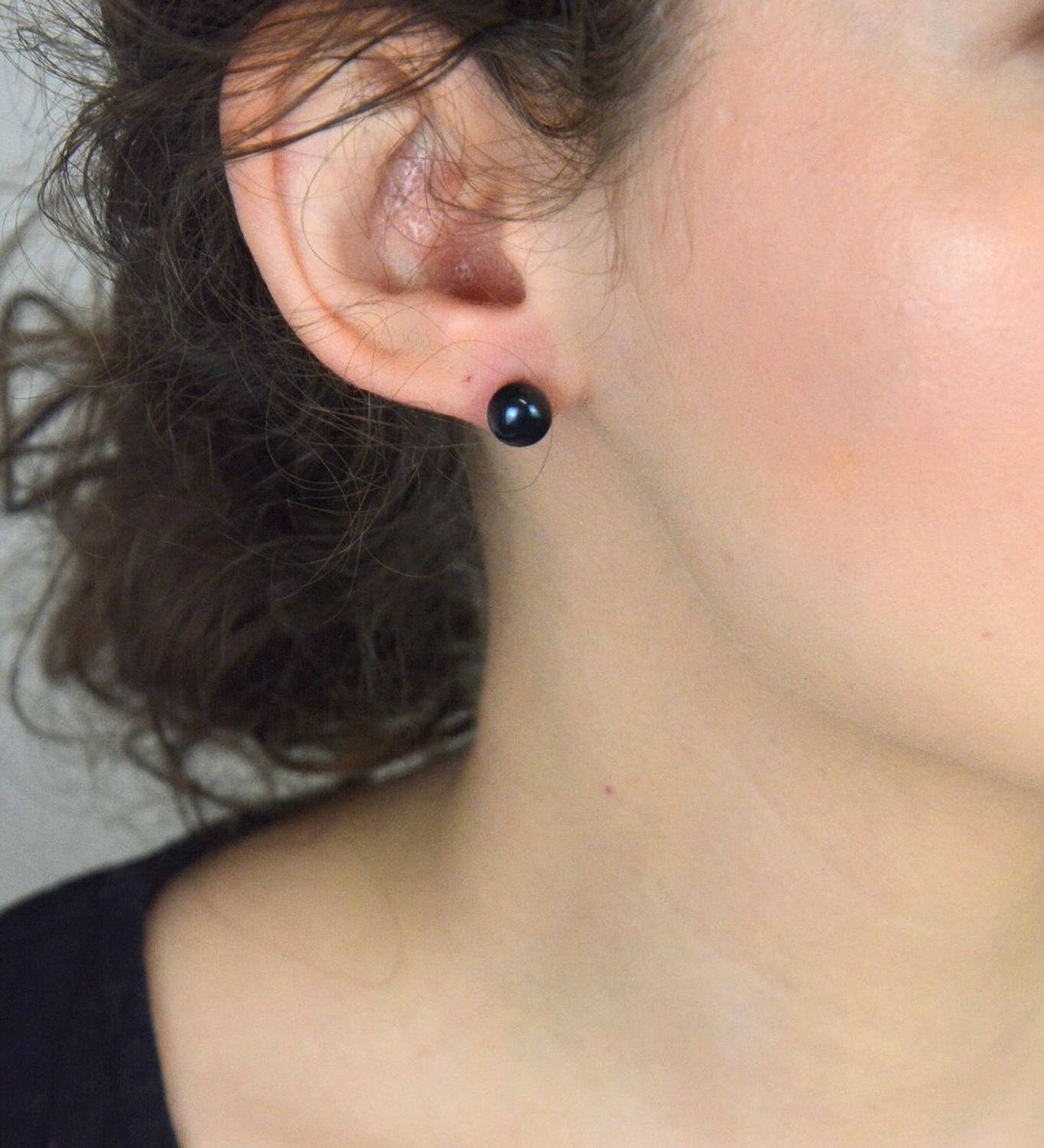 Srebrne kolczyki damskie Perła naturalna 9 mm 0817960008. Srebrne kolczyki damskie 925 wkrętki z perełką naturalną. Kolczyki wkrętki wykonane ze srebra próby 925. 1.jpg