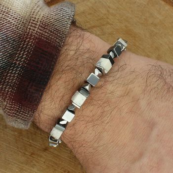 Bransoletka Precious Cubes biało-srebrna – minimalistyczna biżuteria z howlitem i hematytem męskie.jpg