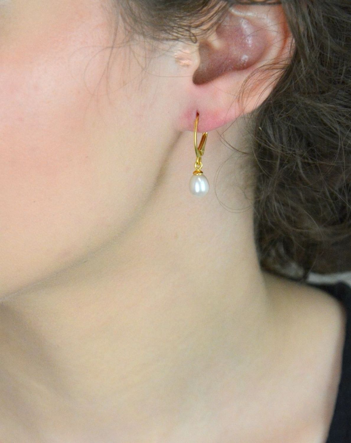 Kolczyki srebrne z perłą hodowlaną 7 mm pokryte złotem 0912863796.jpg