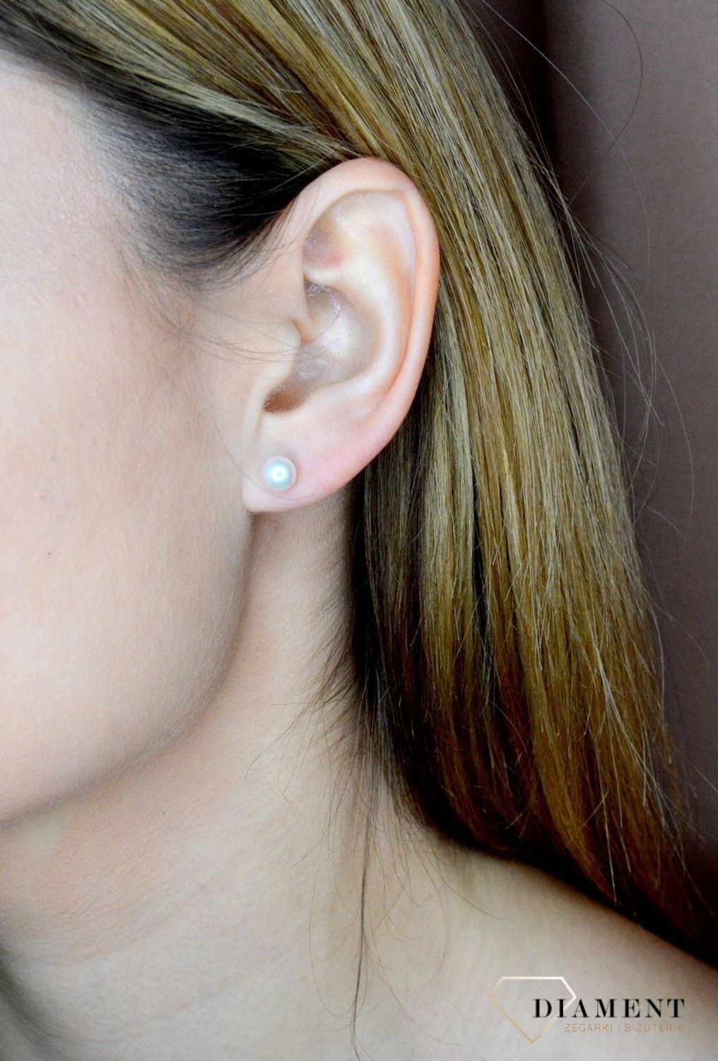 Srebrne kolczyki damskie 925 wkrętki z perłą naturalną 0917160001. Srebrne kolczyki damskie idealne na prezent dla kobiety. Srebrne kolczyki wkrętki. Srebrne kolczyki z perłą. Srebrne kolczyki z mleczną perłą..jpg