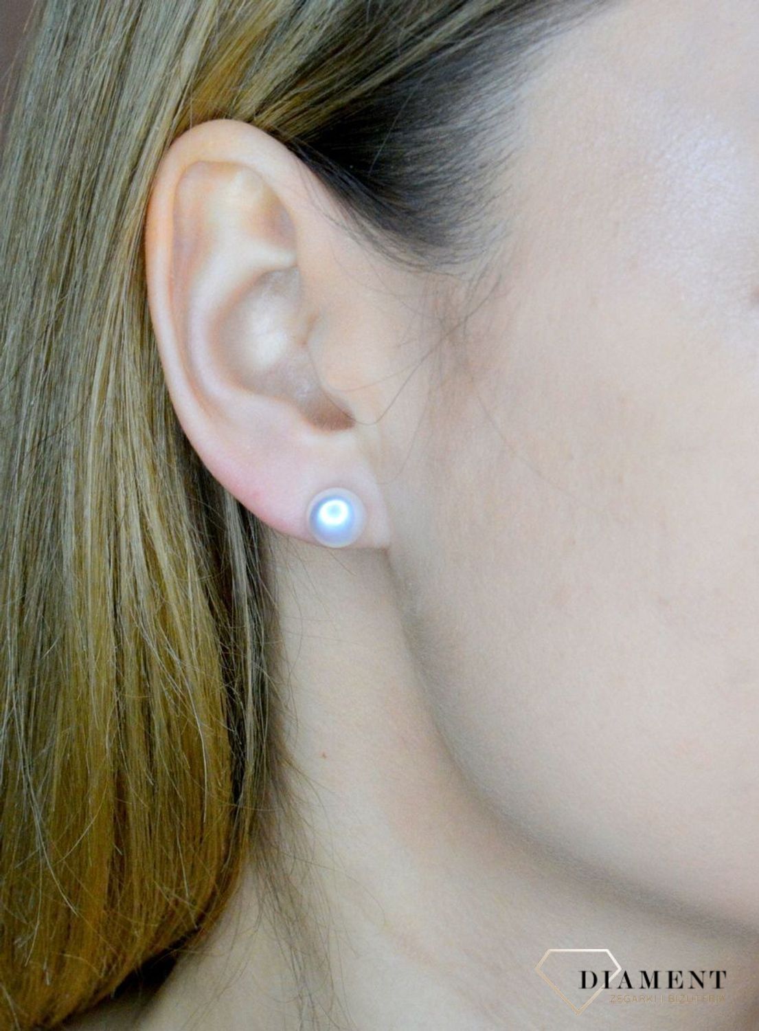 Srebrne kolczyki damskie 925 wkrętki z perłą naturalną 0917160008. Srebrne kolczyki damskie idealne na prezent dla kobiety. Srebrne kolczyki wkrętki. Srebrne kolczyki z perłą. Srebrne kolczyki z mleczną perłą..jpg