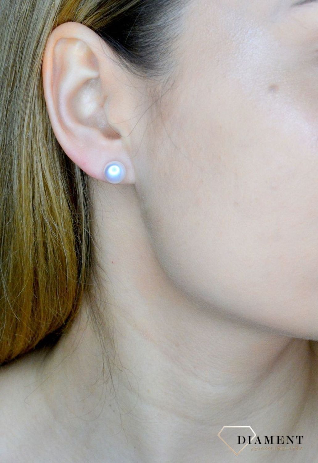 Srebrne kolczyki damskie 925 wkrętki z perłą naturalną 0917160008. Srebrne kolczyki damskie idealne na prezent dla kobiety. Srebrne kolczyki wkrętki. Srebrne kolczyki z perłą. Srebrne kolczyki z mleczną perłą..jpg