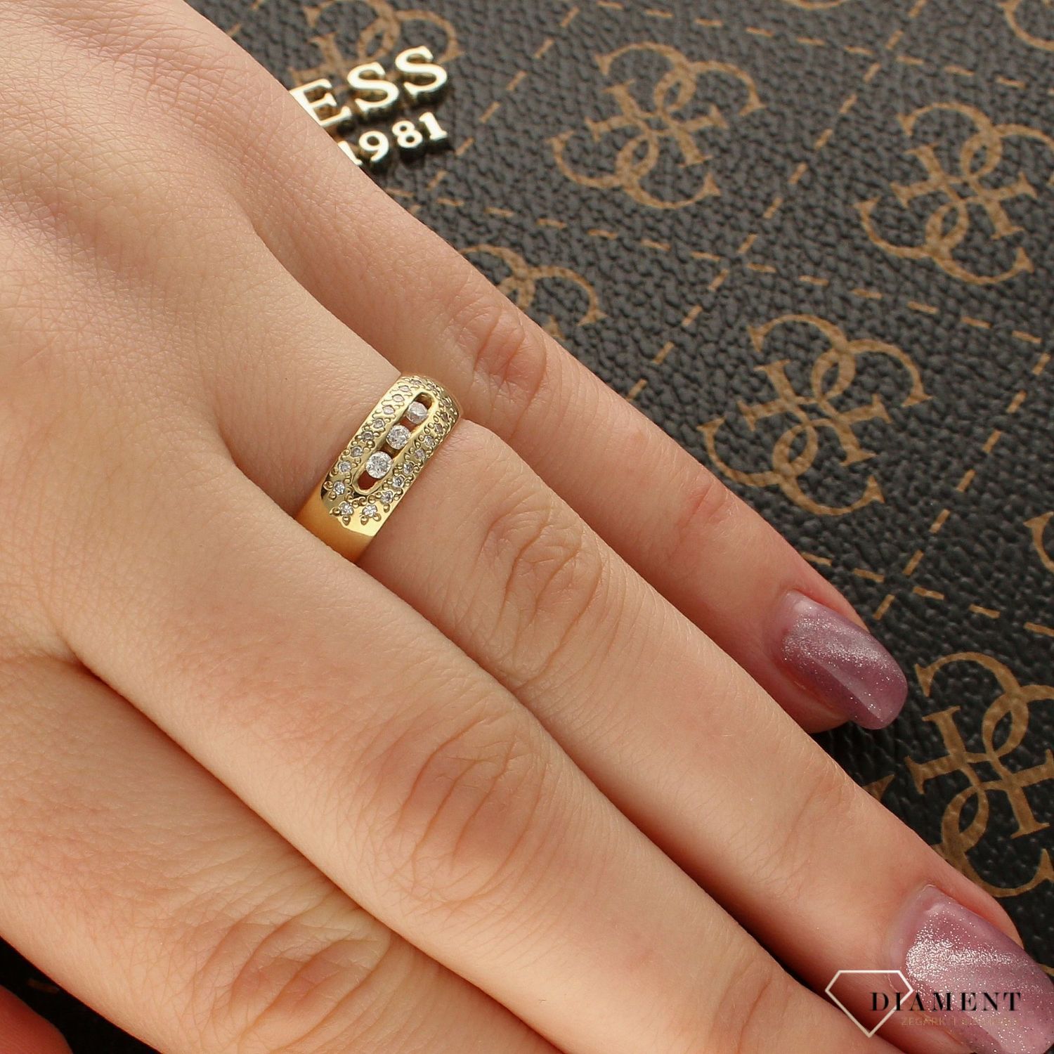 Złota obrączka z diamentami pr.585 – rozmiar 13  Kod 10541.jpg