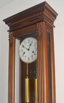 Zegar wiszący mechaniczny Adler 11000W – elegancki zegar z kurantem 31-dniowym (11).JPG
