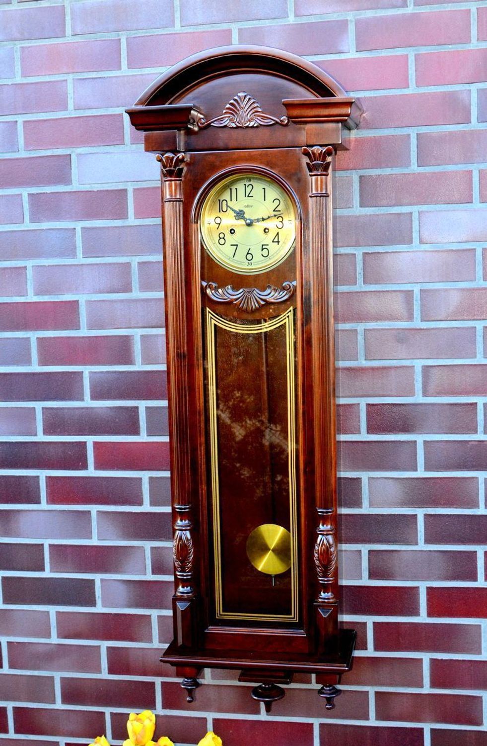 Duży zegar wiszący mechaniczny Adler 11022W Drewno orzech. Zegar mechaniczny. 31 dniowy mechanizm, skrzynka drewniana, bije pełne godziny i w pół do godziny.  (6).JPG