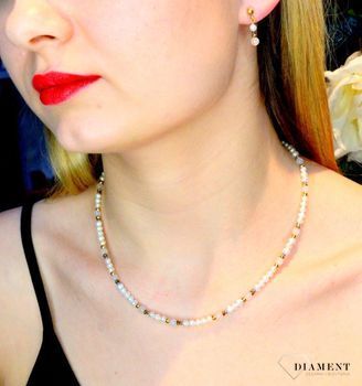 Naszyjnik damski Swarovski Coeur De Lion perła, kwarc różowy 1109101920. Biżuteria idealna zarówno na eleganckie, jak i niezobowiązujące okazje, ten naszyjnik wykonany jest z połyskujących kryształów Swarovski® (1).JPG