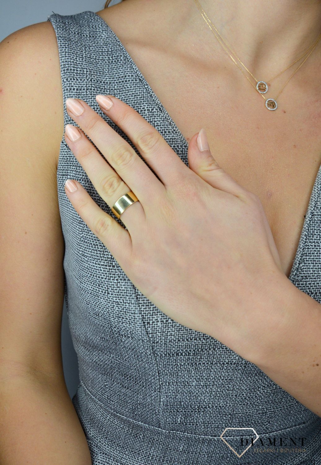 Złoty pierścionek 585 z diamentem 0,08 ct – szeroka obrączka, rozmiar 13.jpg