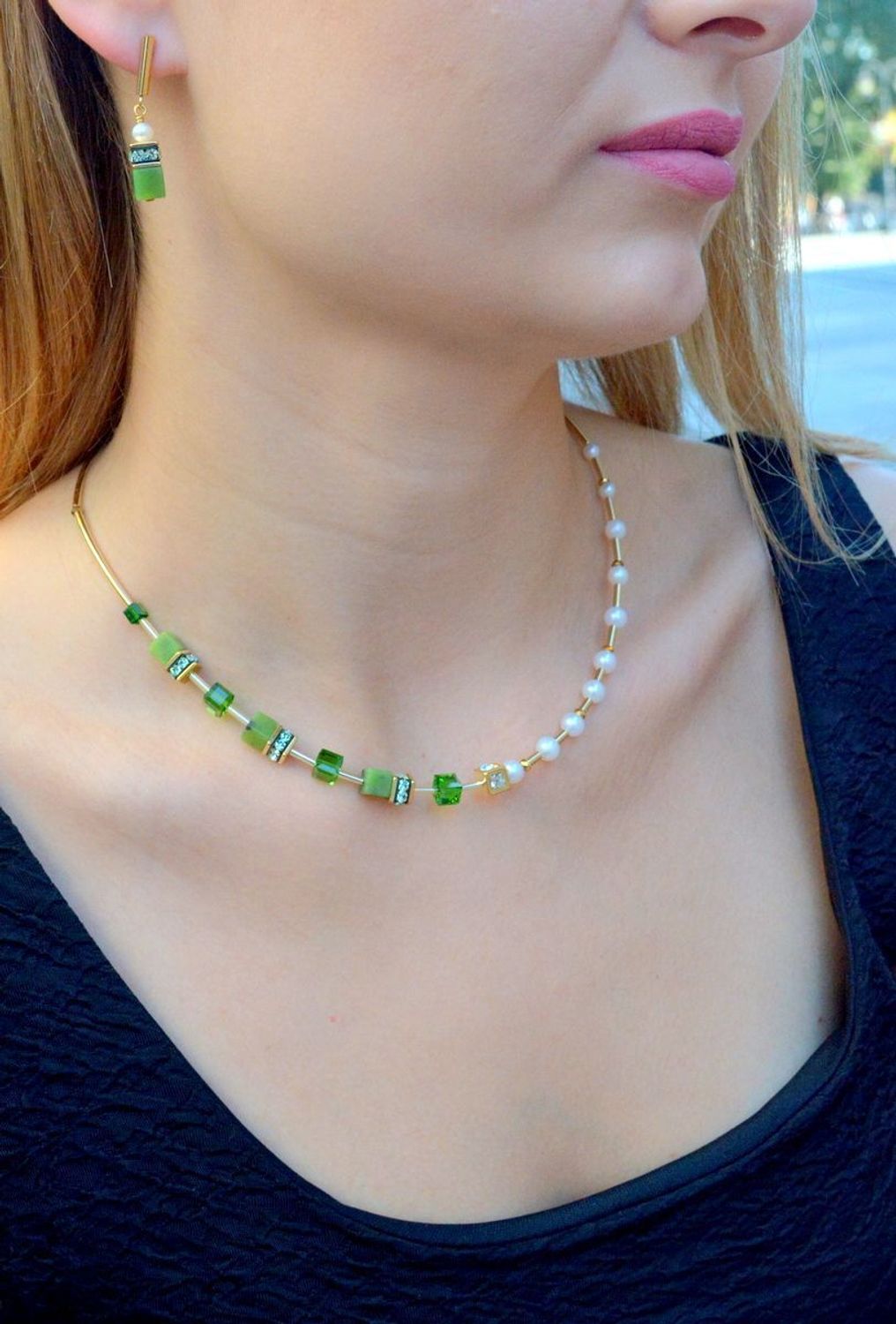 Kolczyki damskie Coeur de Lion GeoCUBE Fusion Precious perły 1122210516. Piękne kolczyki w odcieniach bieli i zieleni z kolekcji GeoCUBE® zdobione kryształami Swarovski® oraz kamieniami naturalnymi perła, nefryt..jpg