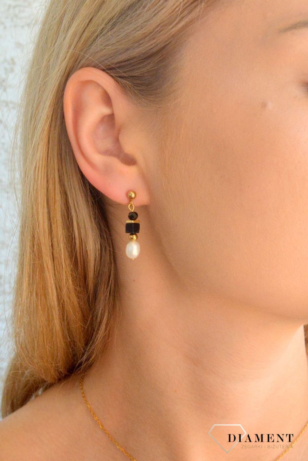 Kolczyki damskie Coeur de Lion Pearls & Onyx 1132211314. Kolczyki stalowe damskie. Kolczyki stalowe Coeur de Lion. Kolczyki złoto czarne na prezent dla kobiety.Kolczyki z perłami (2).jpg