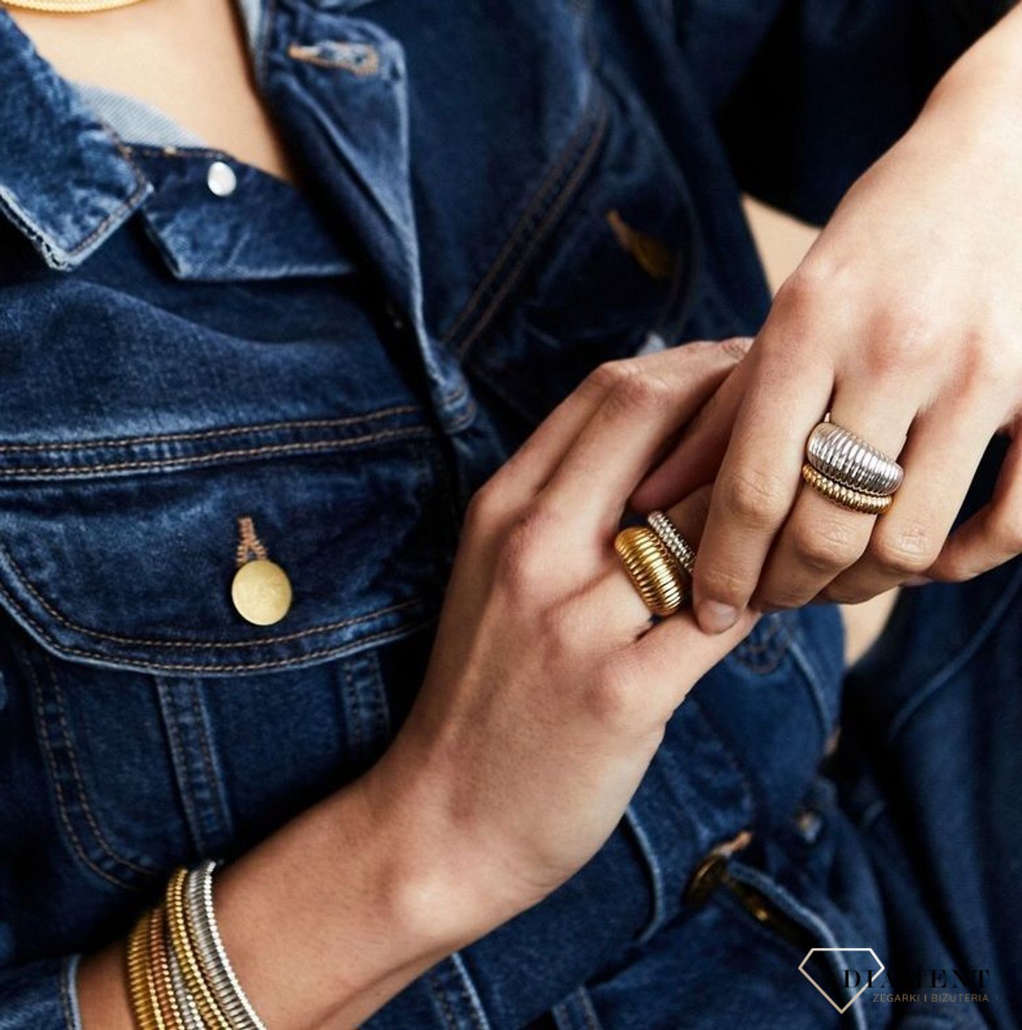 Srebrny pierścionek o ozdobnej formie 12218SI (2).jpg