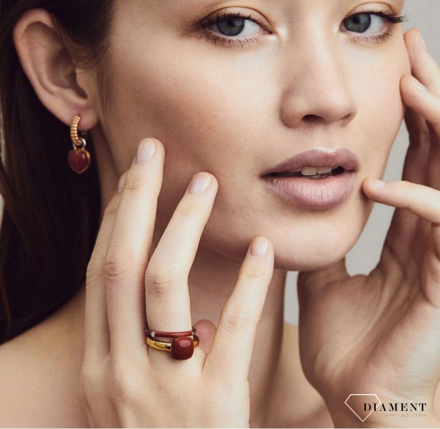 Srebrny pierścionek czerwona emalią i cyrkonia 12225CR (1).jpg