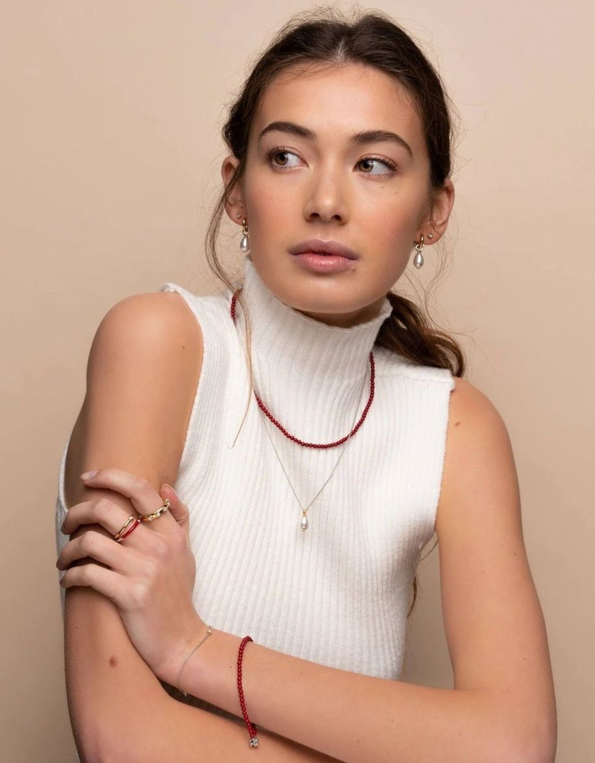 Pierścionek srebrny pozłacany z masą perłową.jpg