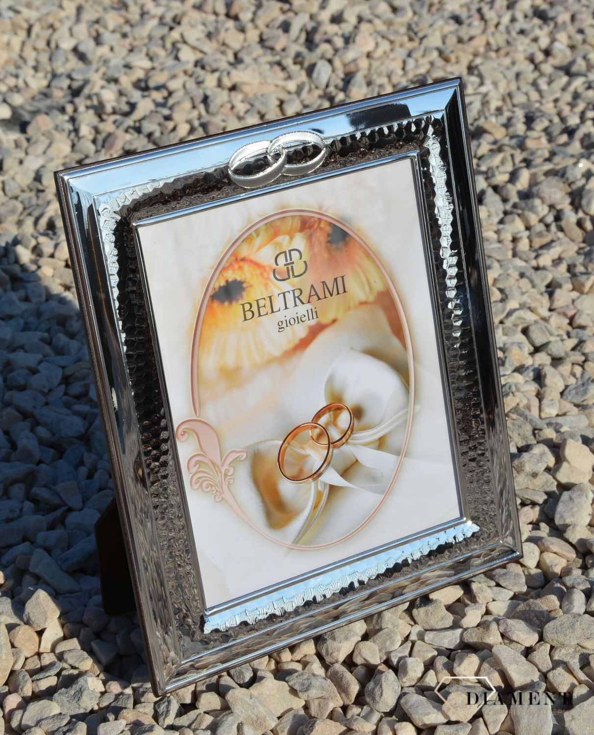 Elegancka ramka na zdjęcie ślubne z motywem obrączek. To wyjątkowy personalizowany prezent dla Młodej Pary na tak wyjątkową okazję jak ślub bądź rocznica (2).JPG