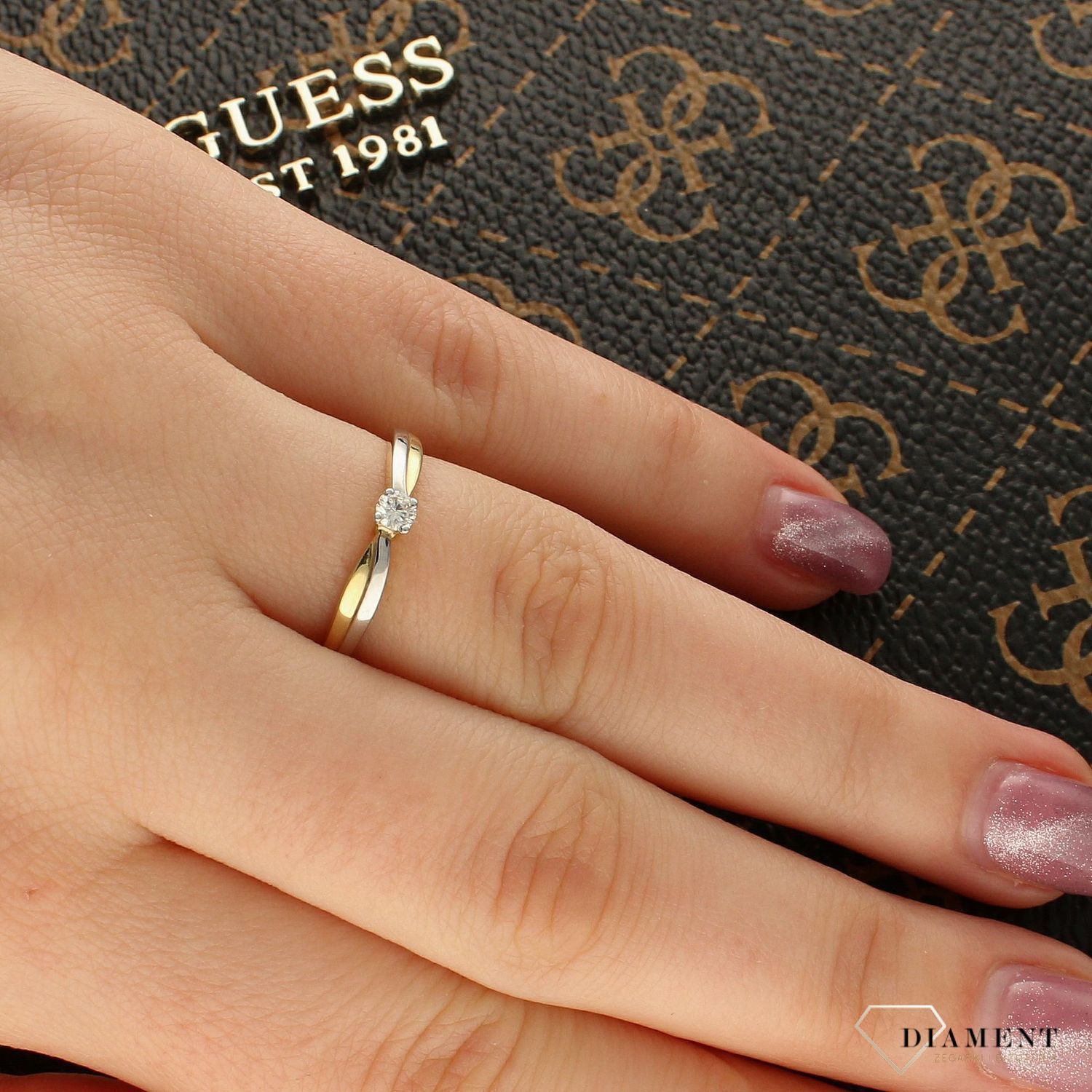 Złoty pierścionek z brylantem 0,05 ct  Żółte i białe złoto 585  13222TPI.jpg